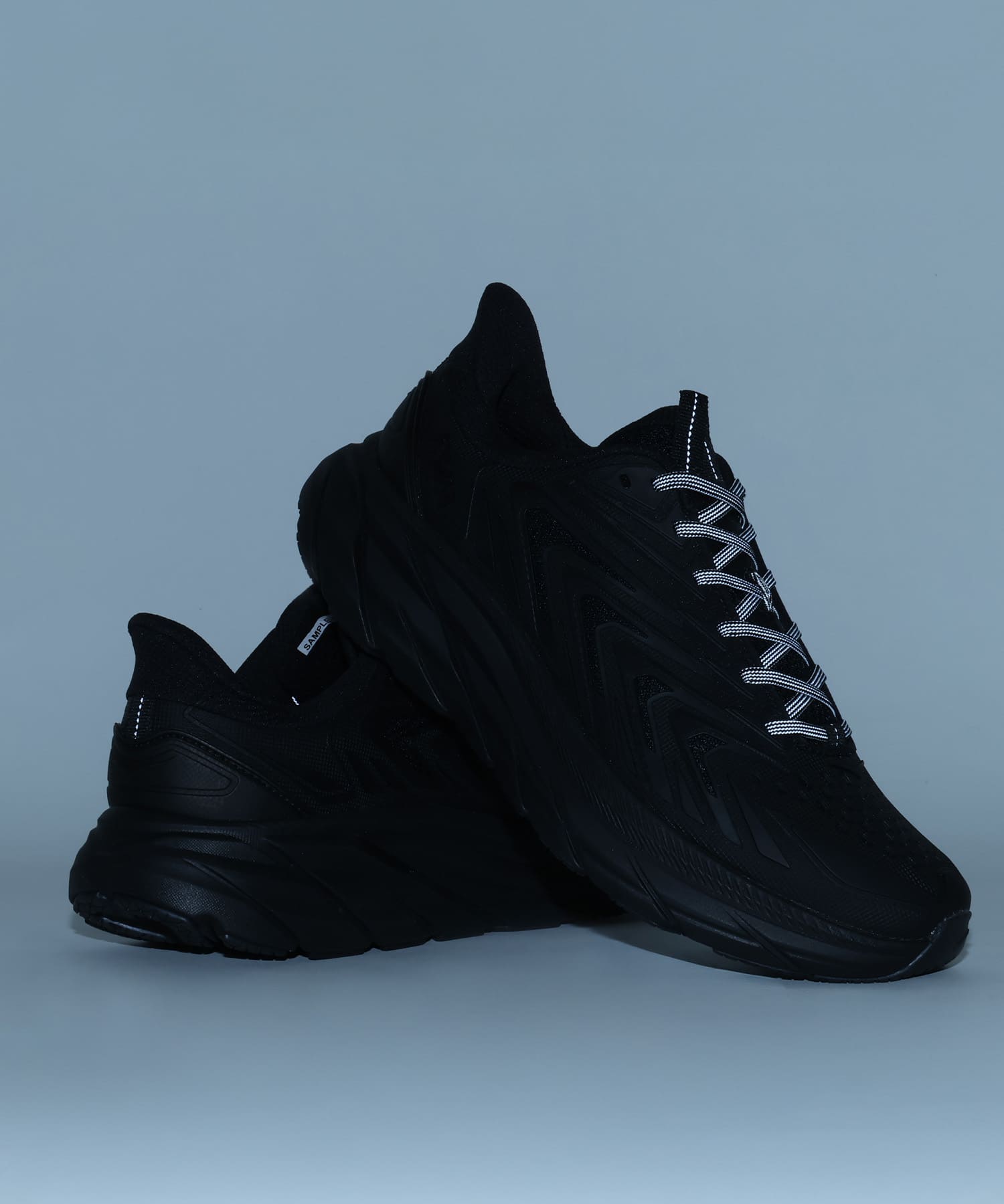 HOKA CLIFTON UTL BLACK / BLACKの画像