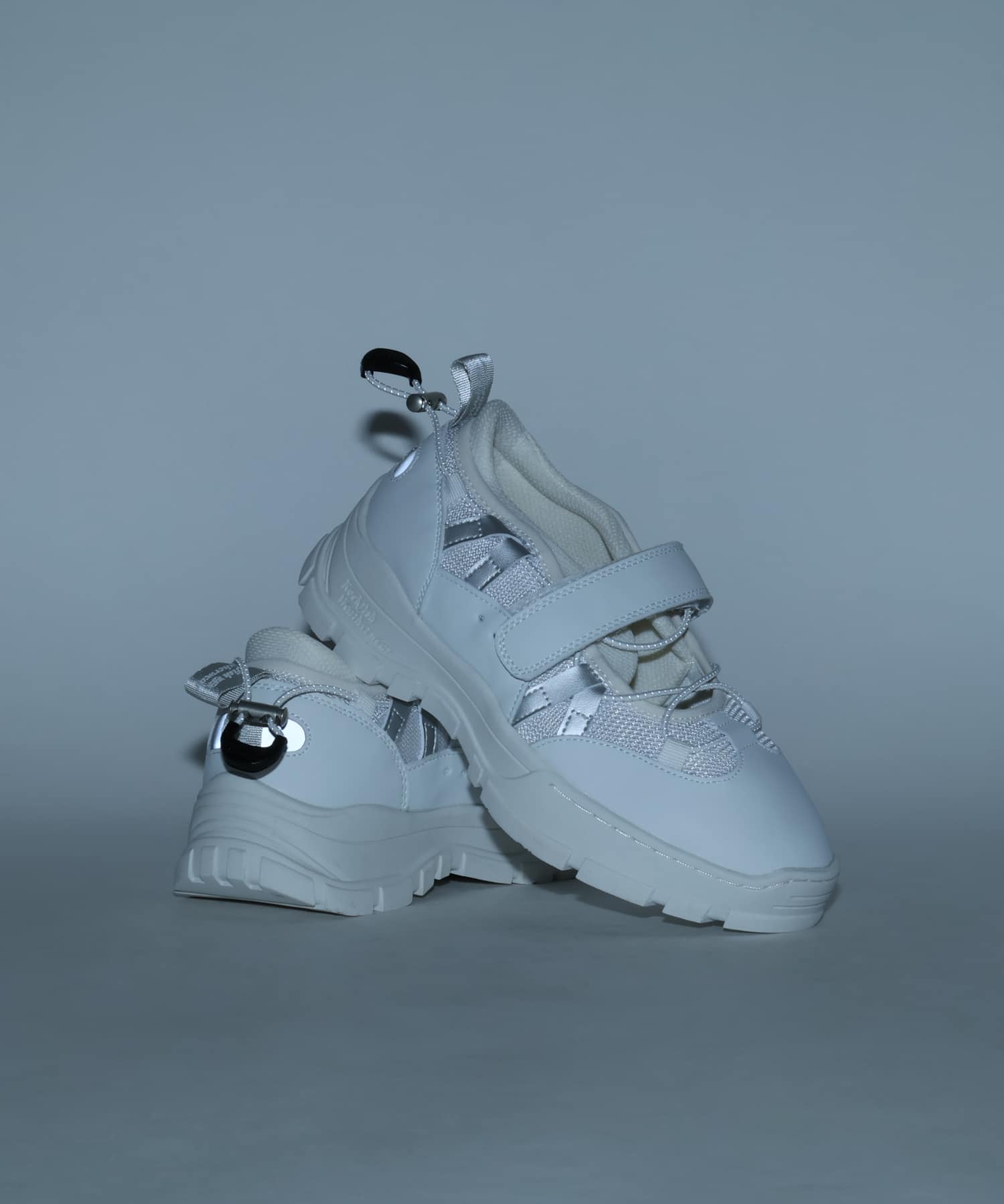ROCKFISH WEATHERWEAR BRYN VELCRO SNEAKERS_BRUSHED SUEDE WHITEの画像