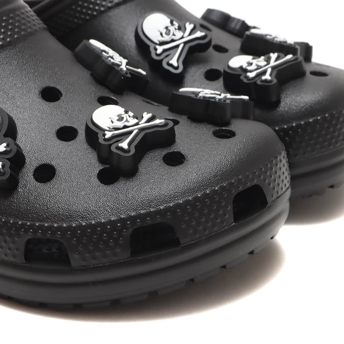 crocs Mastermind × Crocs Classic Clog Black 23SS-I