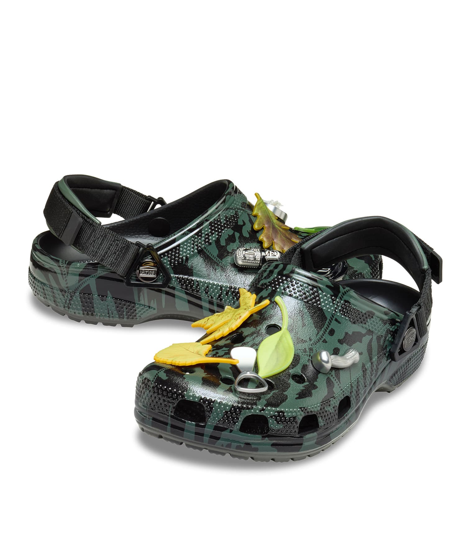 crocs Classic Clog x Aries Arise Blackの画像