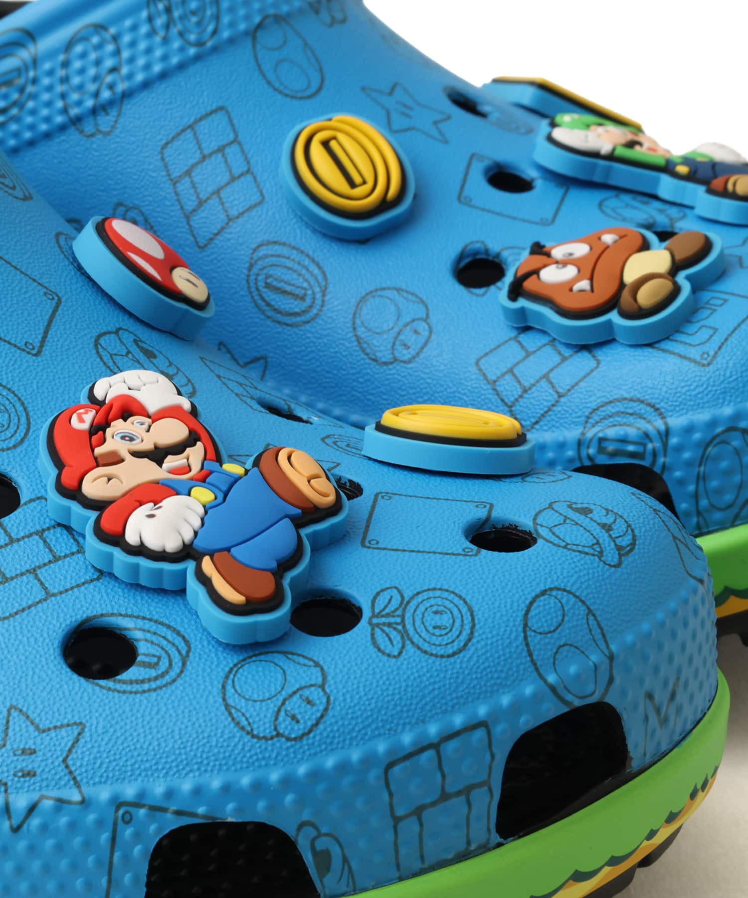 crocs Super Mario™ Core Classic Clog Multiの画像