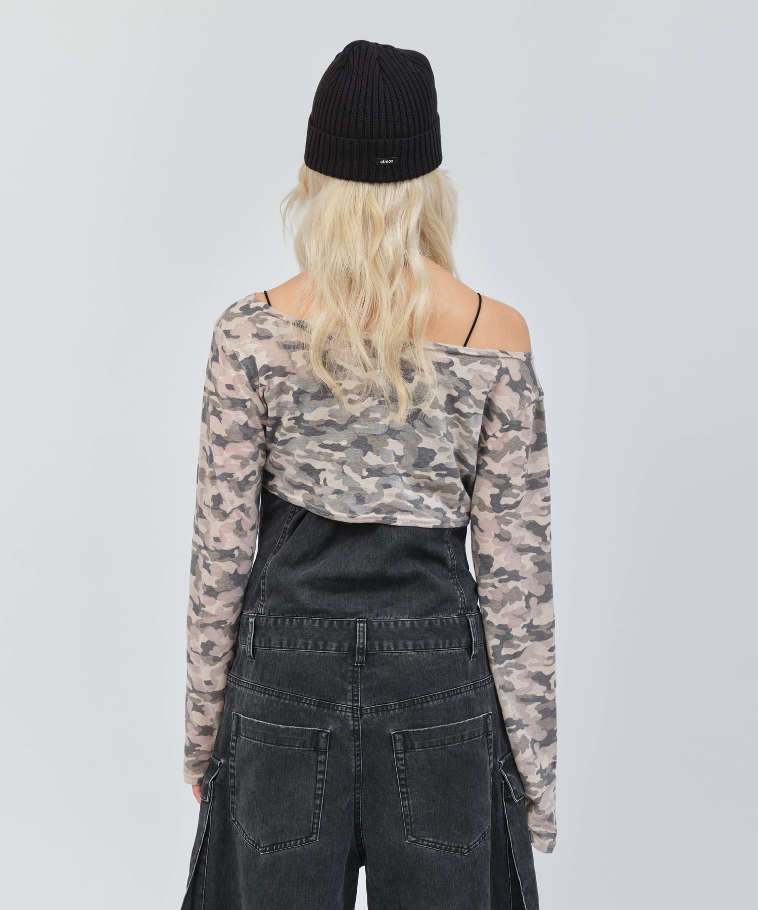 atmos pink Cropped Camouflage Tops BEIGEの画像