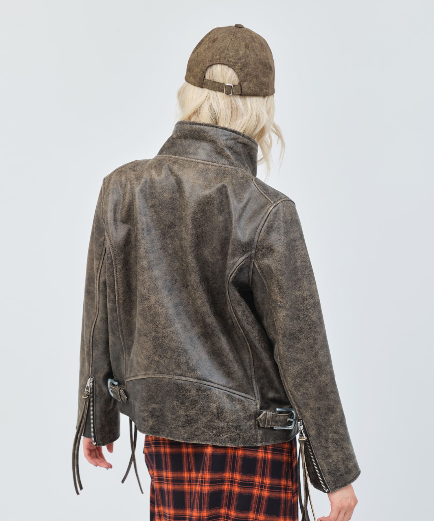 atmos pink Distressed Leather Jacket BROWNの画像