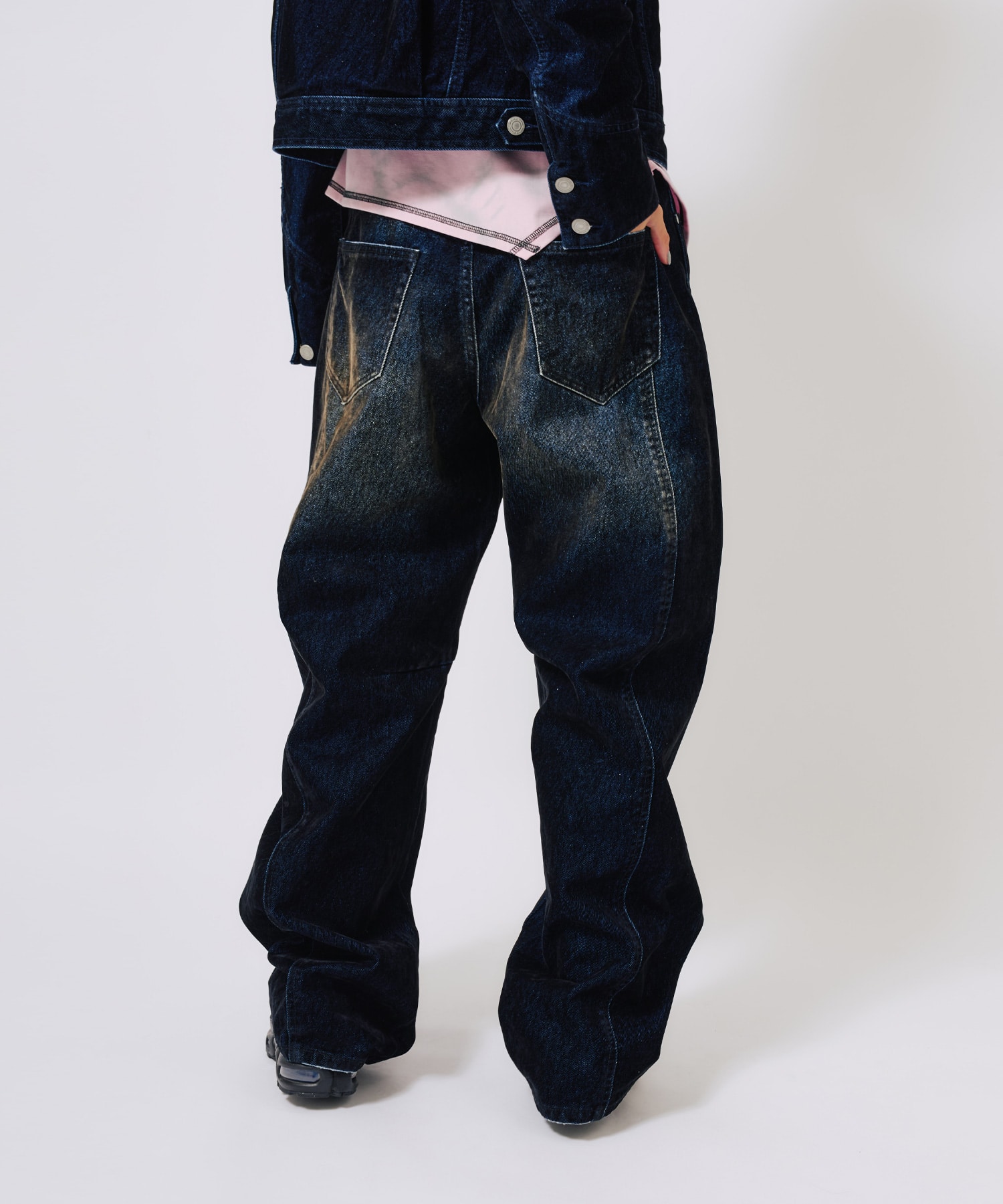 atmos pink Flocky Denim Pants NAVYの画像