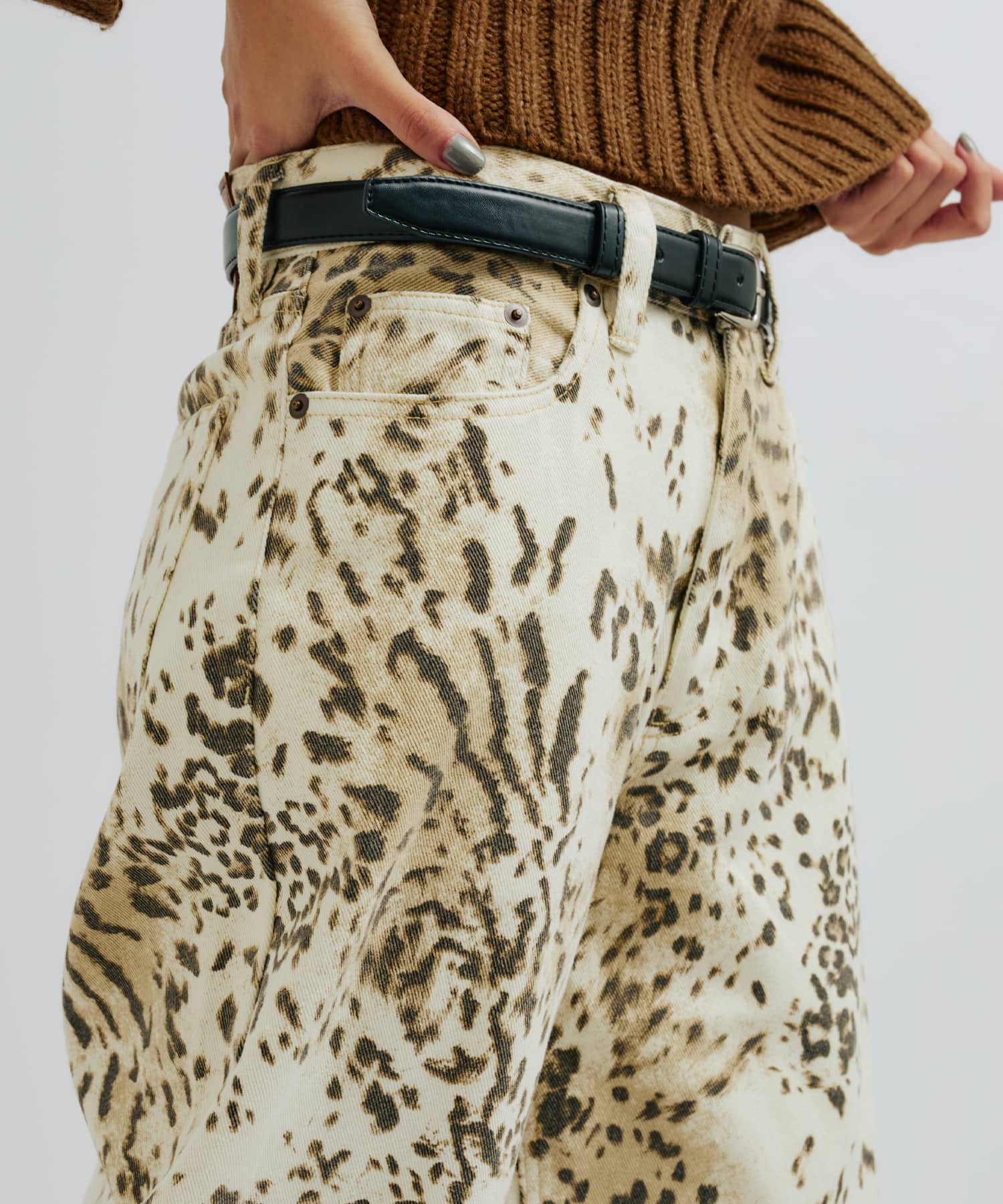 atmos pink Leopard All-Over Pants WHITEの画像