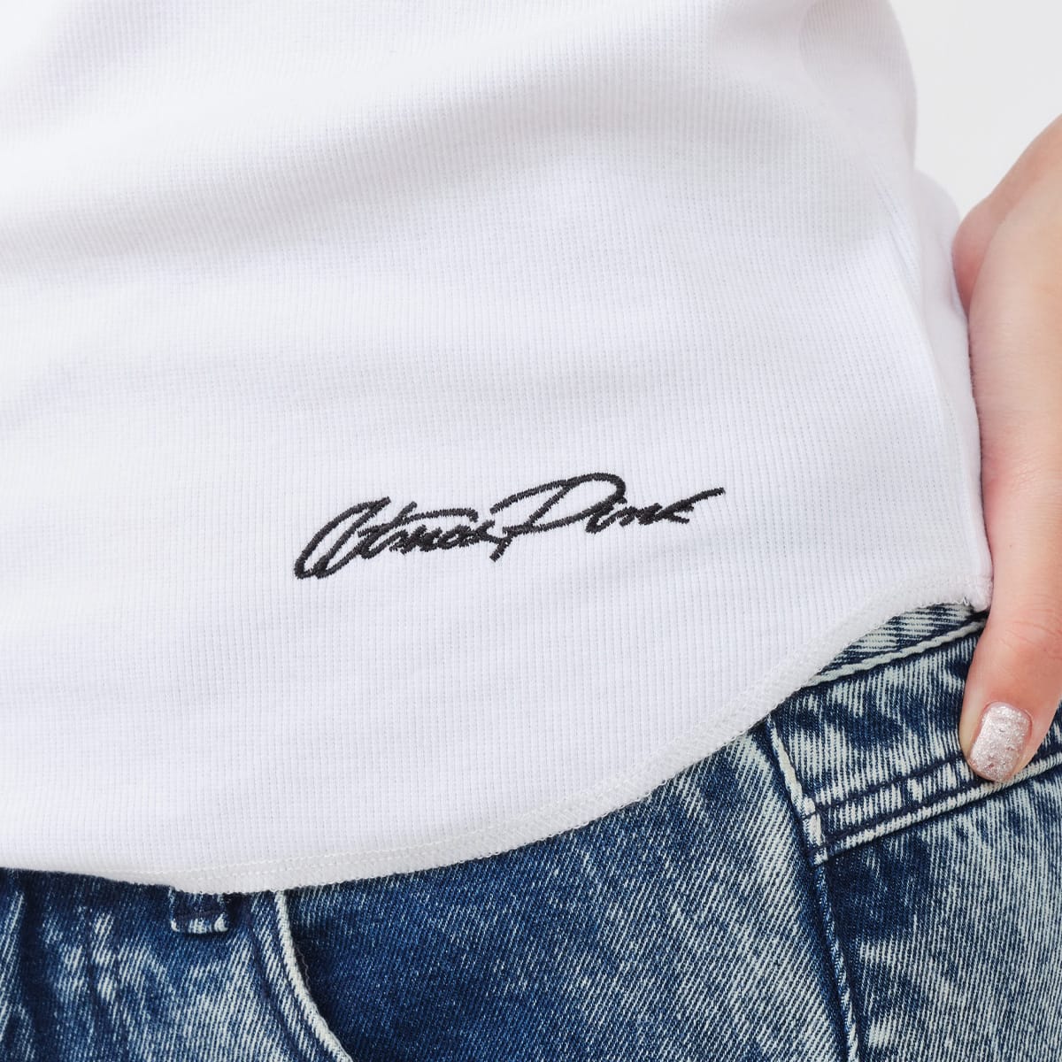 atmos pink Logo Embroidery Tank Top WHITEの画像