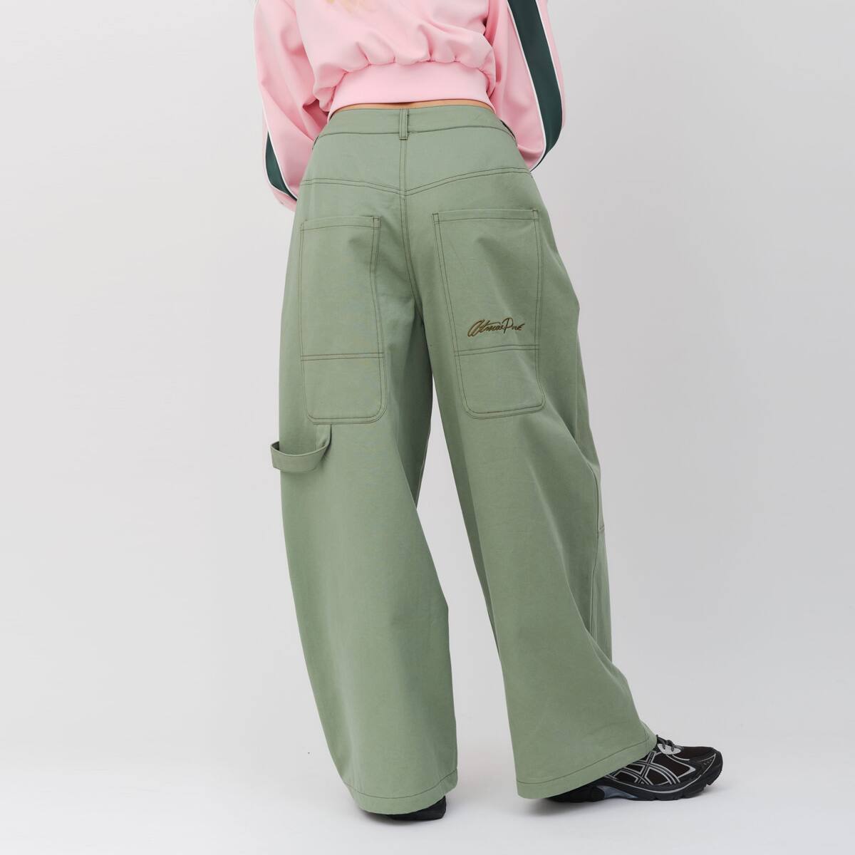 atmos pink Super Baggy Chino Pants KHAKIの画像