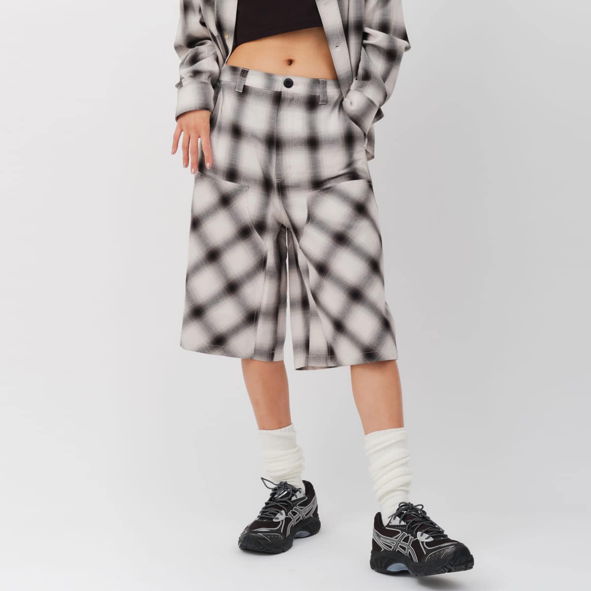 atmos pink Ombre Check Double Knee Half Pants BLACKの画像
