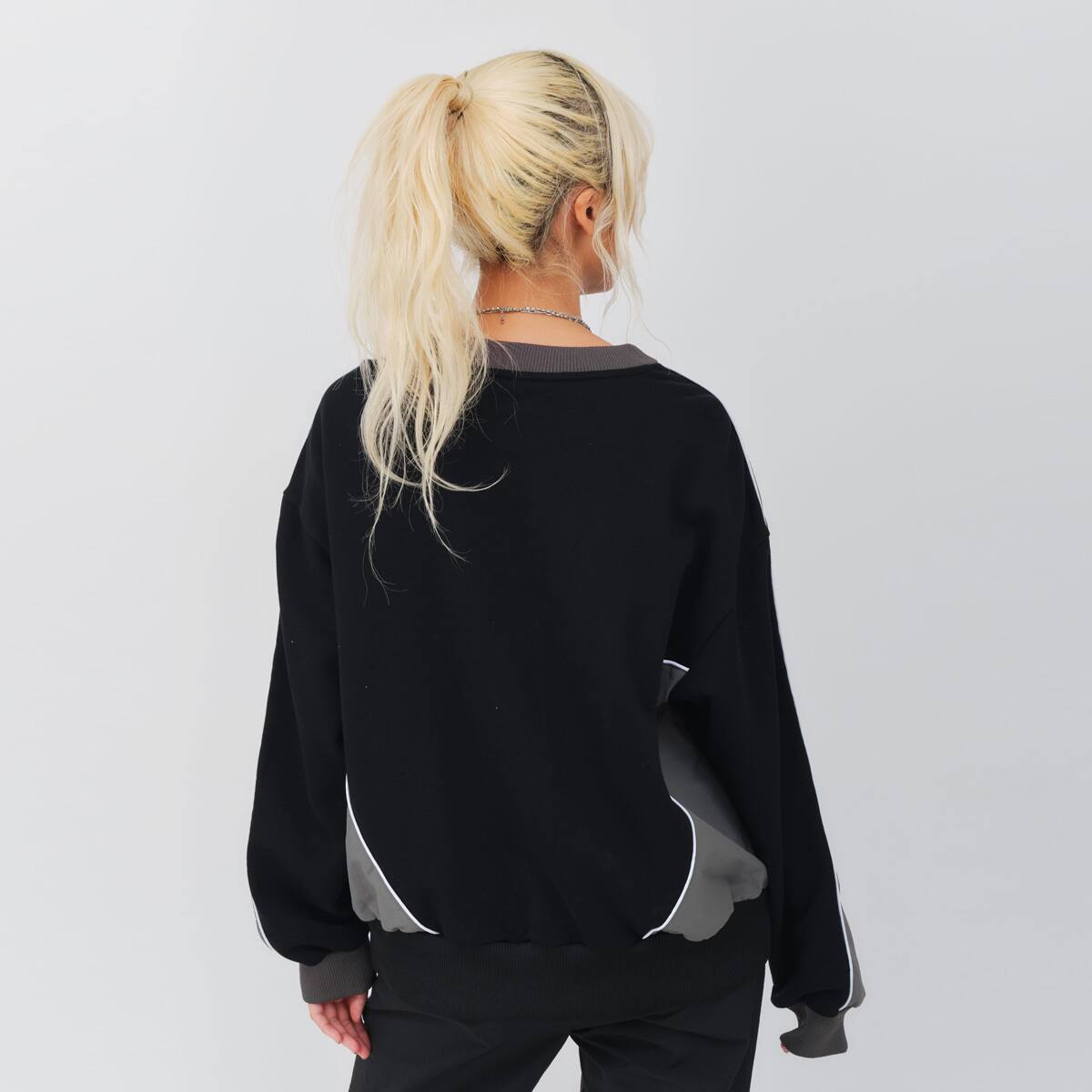 UMBRO × atmos pink Sweat Top BLACKの画像