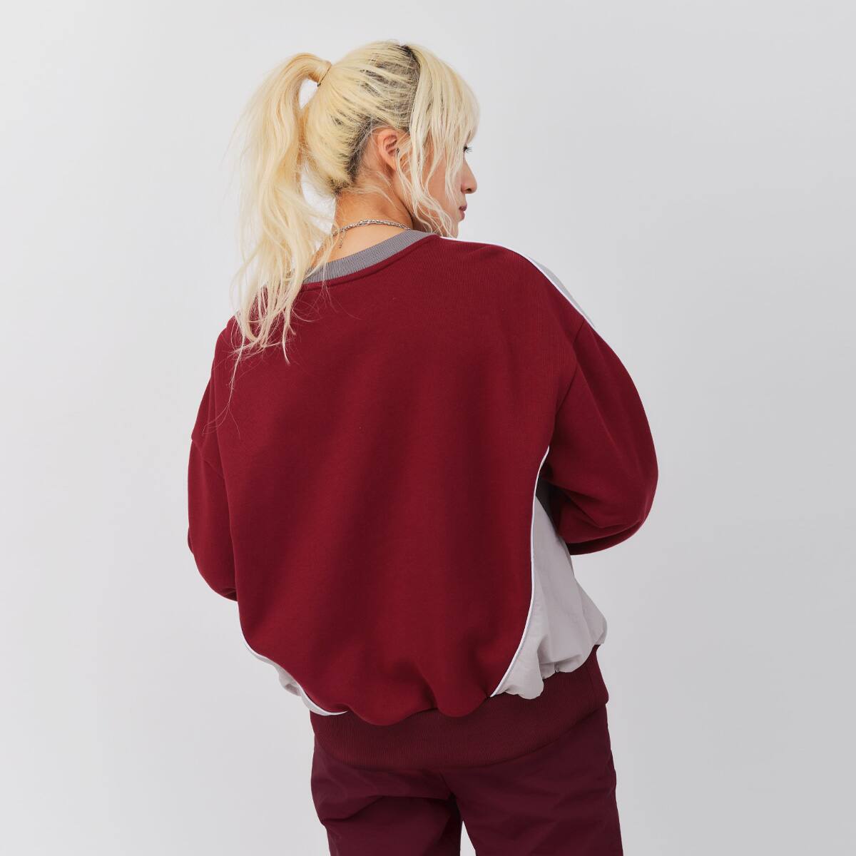 UMBRO × atmos pink Sweat Top BURGUNDYの画像