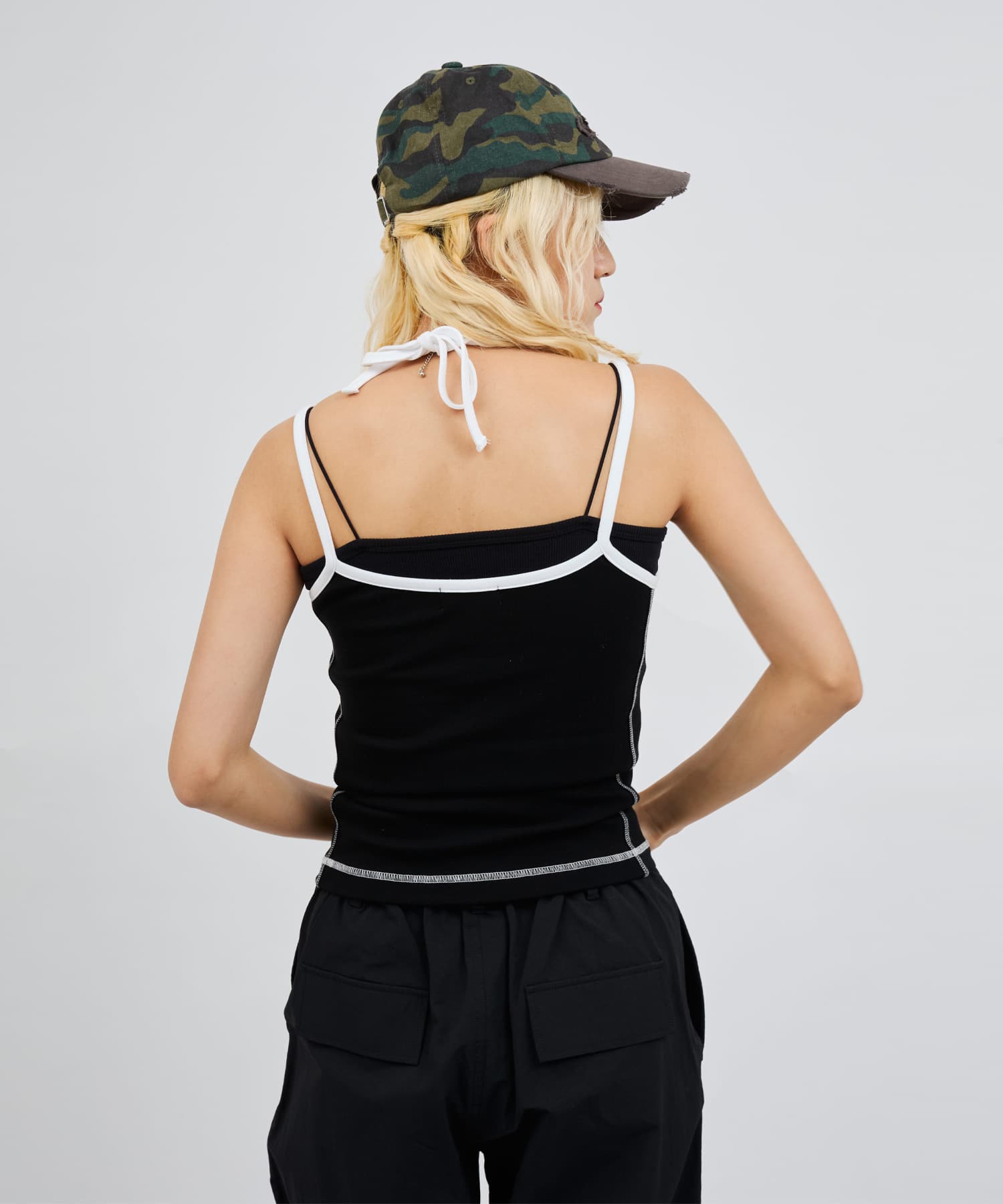 atmos pink Halter Neck Camisole BLACKの画像