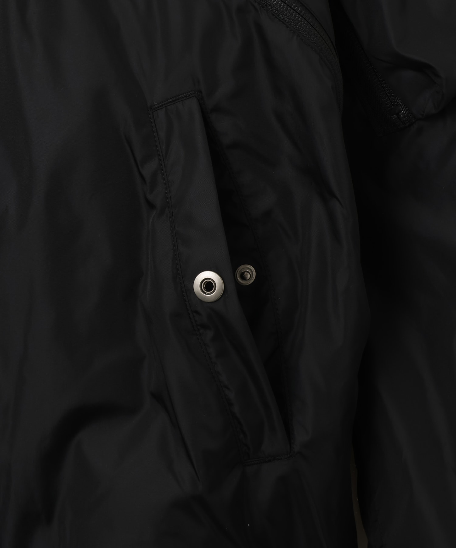 Poliquant THE BREATHABLE INSULATED BOMBER JACKET BLACKの画像