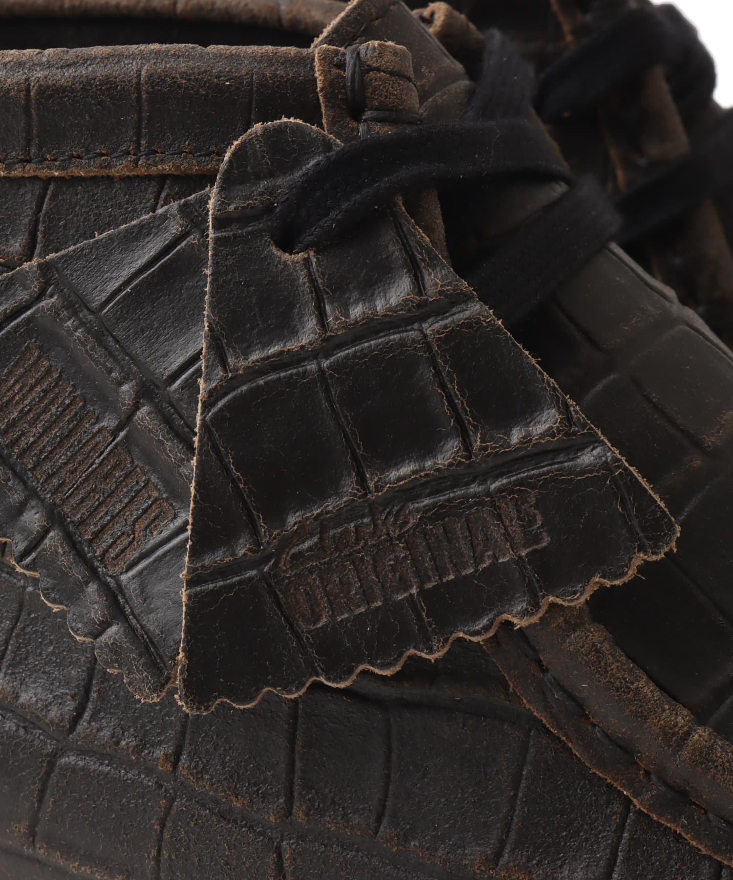 Clarks Wallabee Boot Black Crocodile Distress Blackの画像