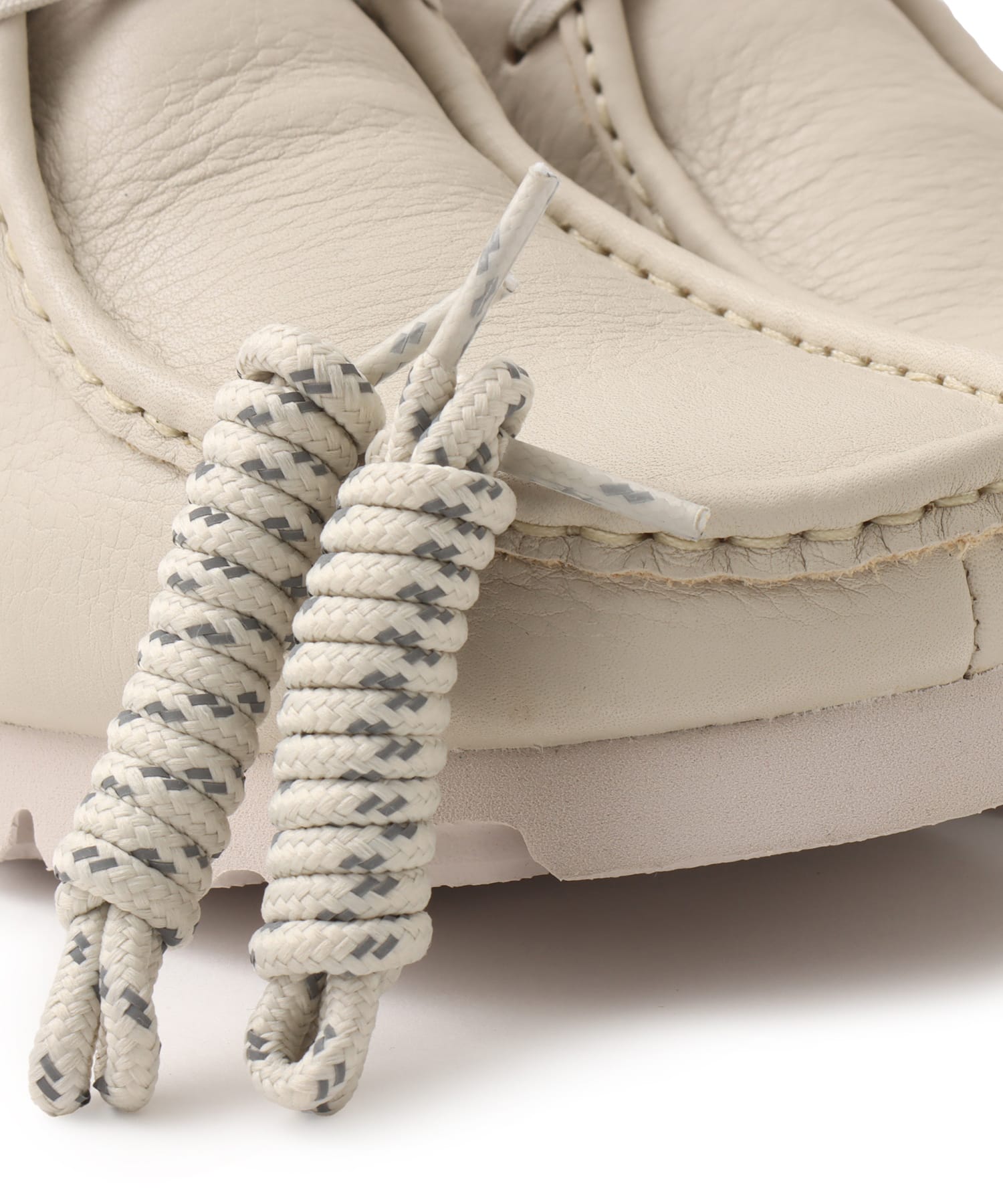 Clarks WallabeeGTX White Leatherの画像