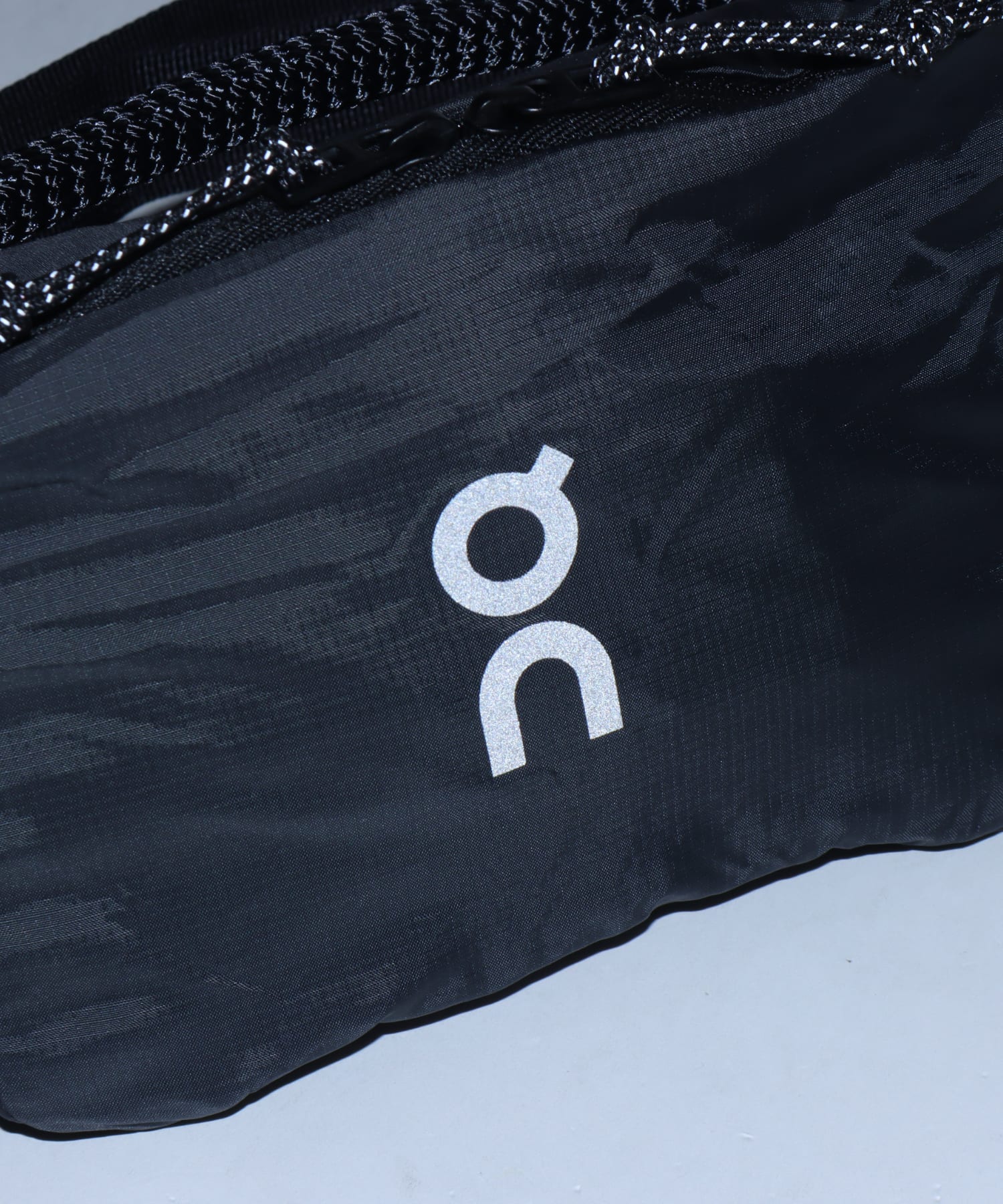 On Waist Pack 2L Lite 1 U Magnetの画像