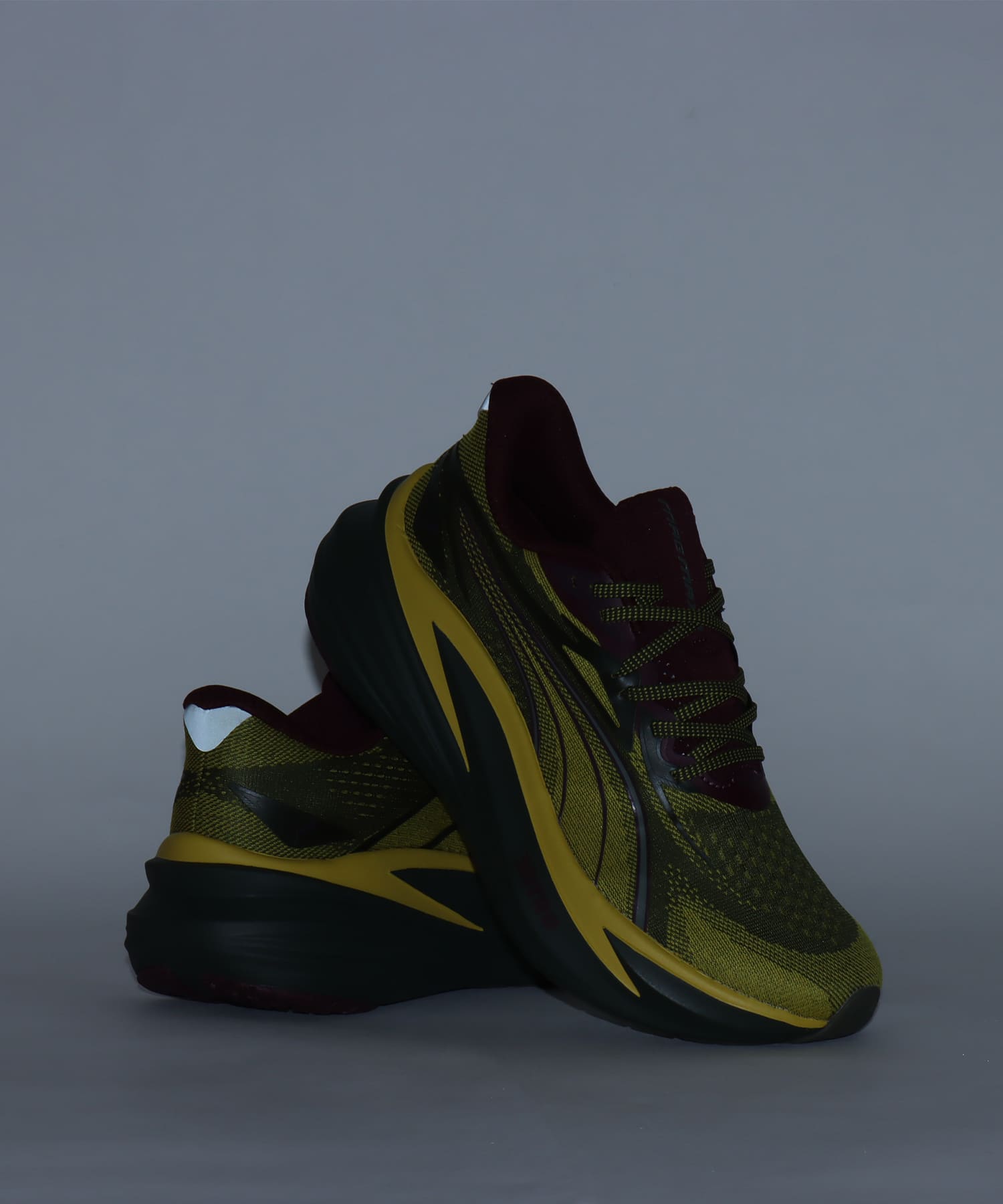 PUMA MAGMAX NITRO 2 FRESH PEAR-DARK OLIVEの画像