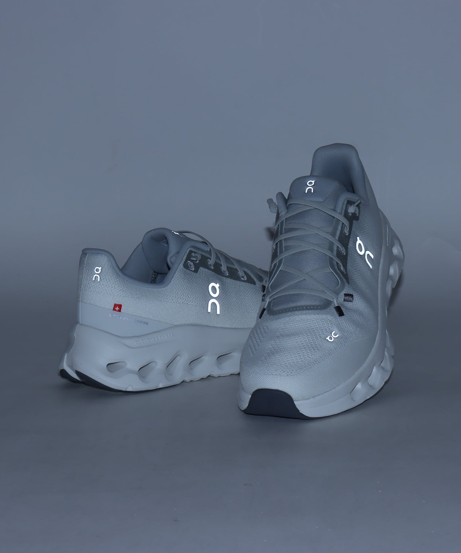 On Cloudtilt 1 M Glacier | Iceの画像