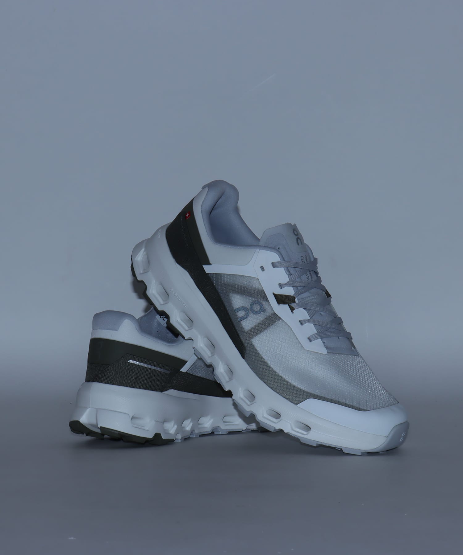 On Cloudvista 2 M Ivory | Oliveの画像