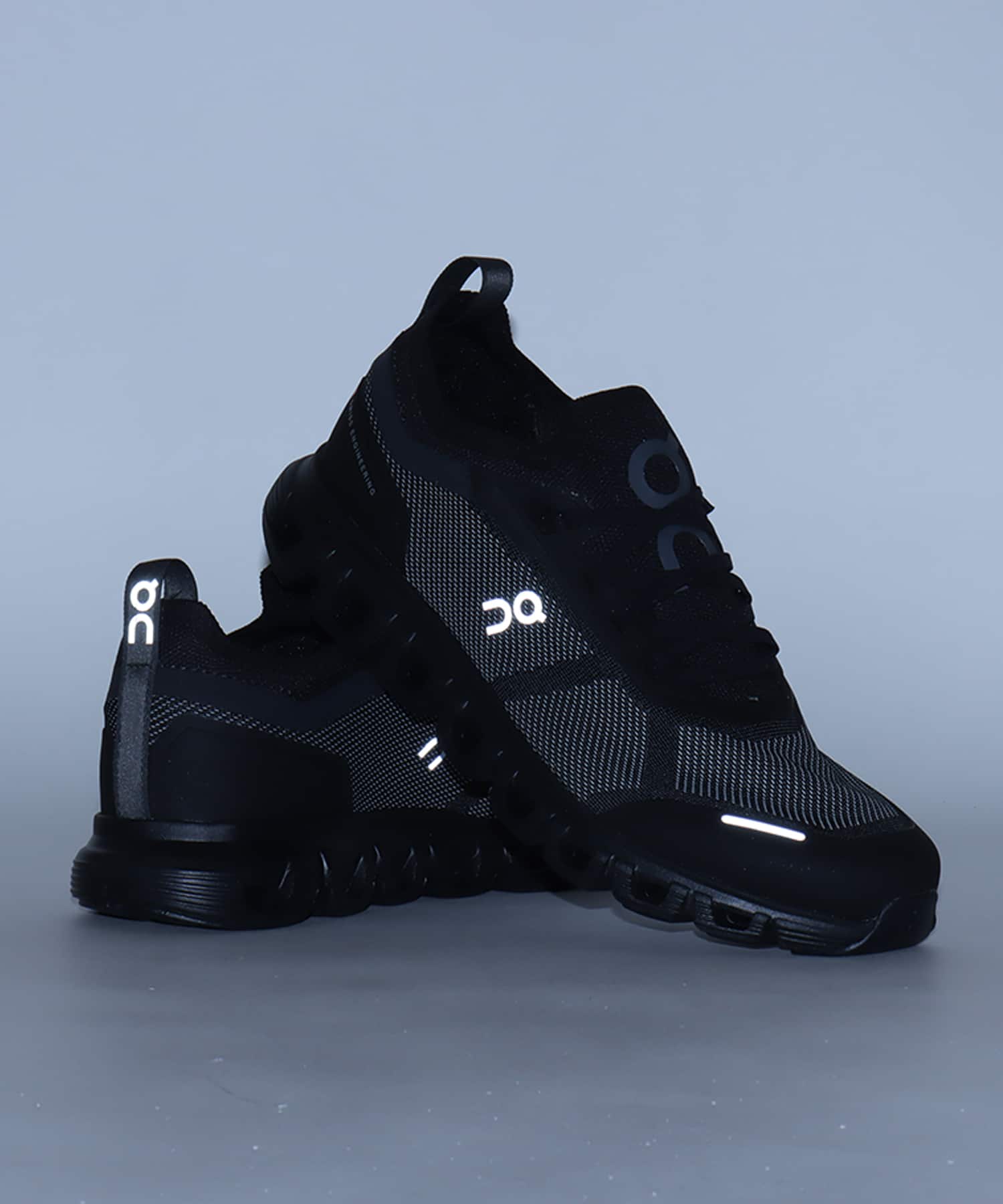 On Cloud 6 Versa M Black | Eclipseの画像