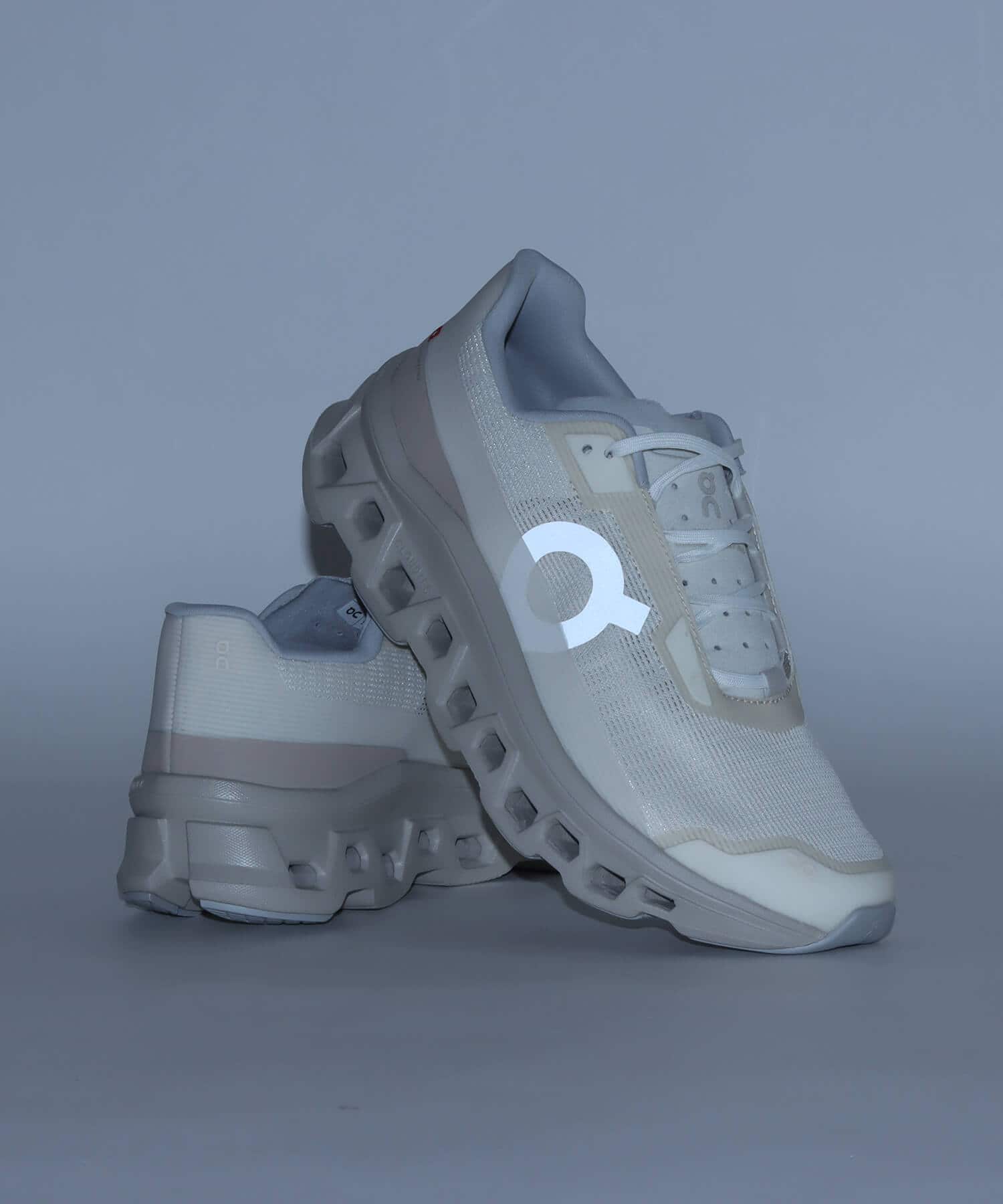 On Cloudmonster Void 1 M Dew | Truffleの画像