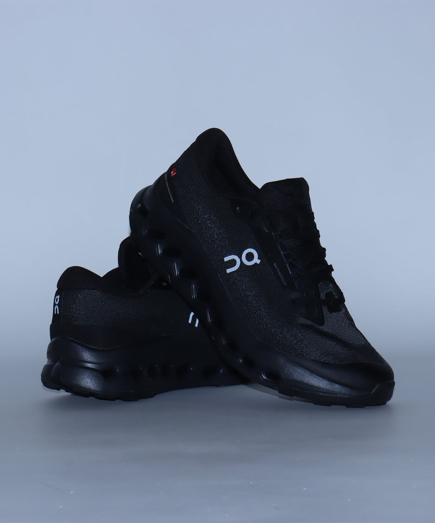 On Cloudsurfer Trail 2 WP M Black | Blackの画像