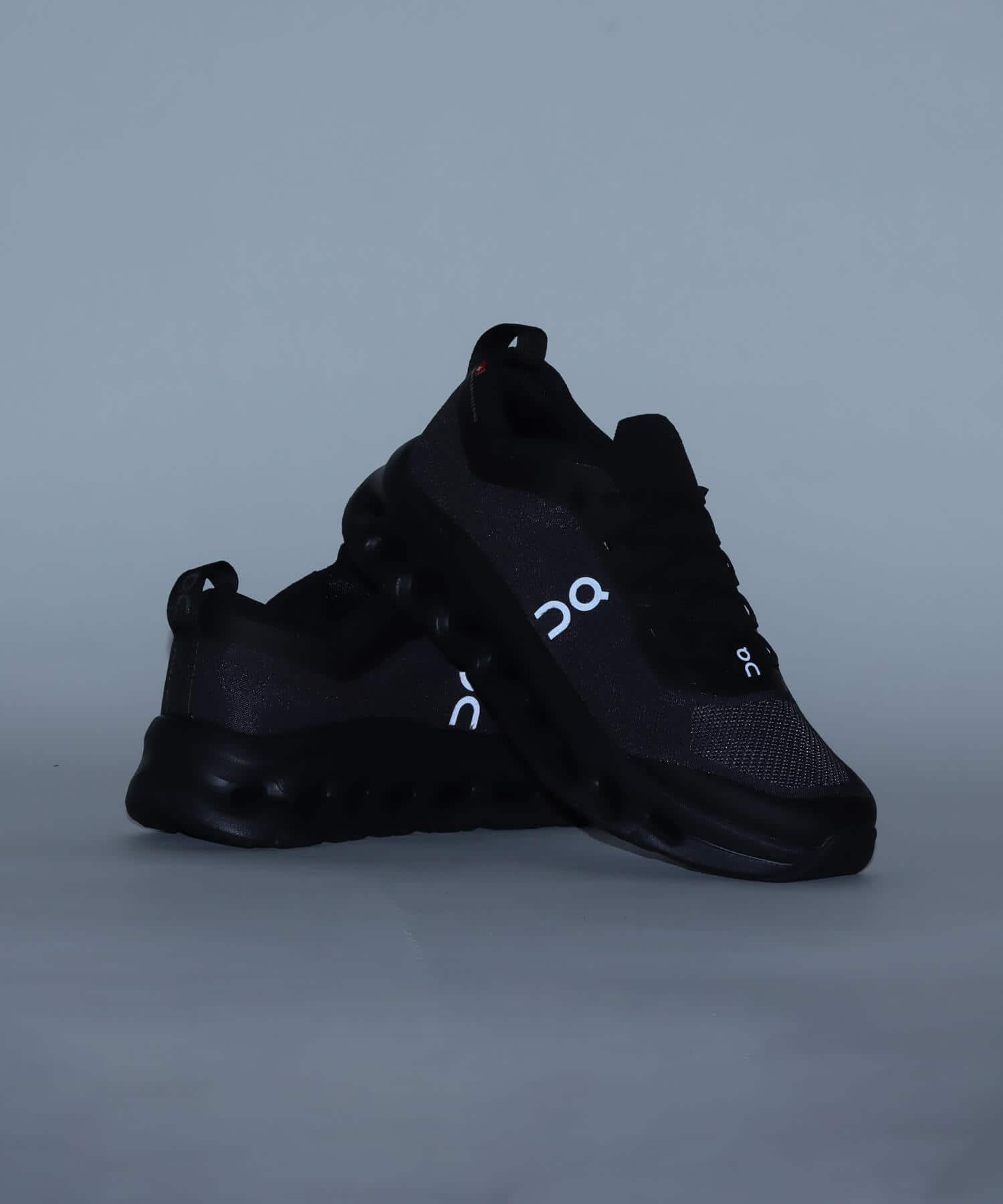 On Cloudtilt Moon 1 M Black | Blackの画像