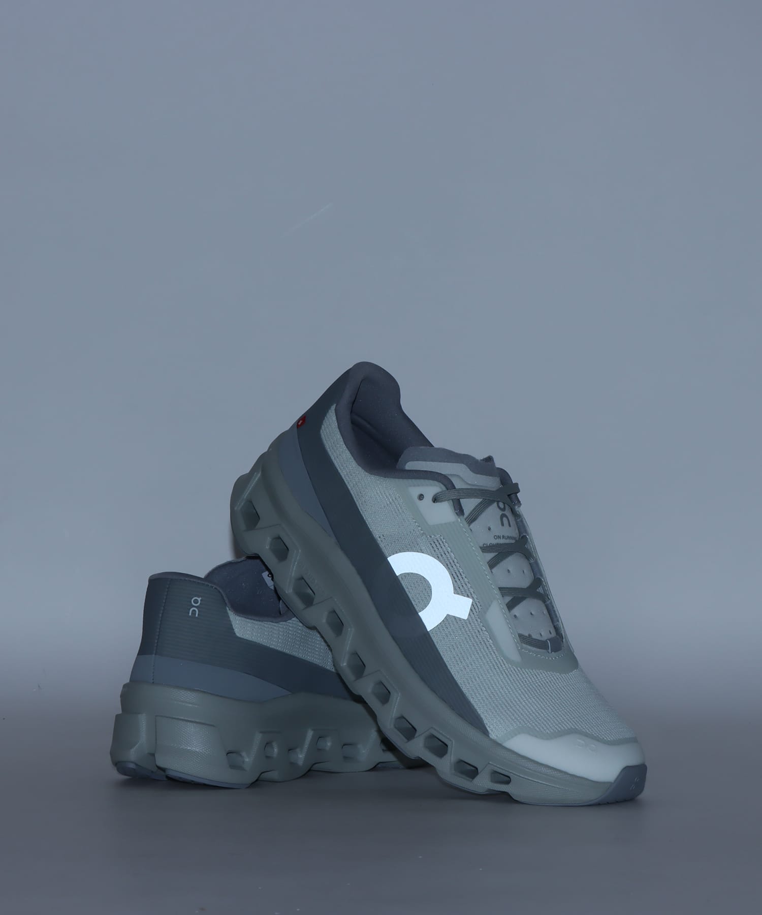 On Cloudmonster Void 1 M Iceberg | Tinの画像