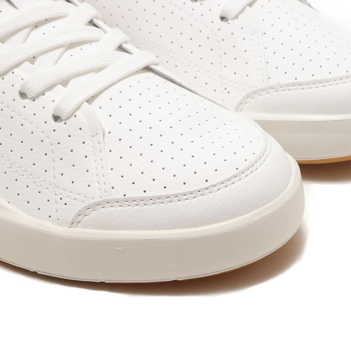 On THE ROGER Centre Court 1 White | Woodroseの画像