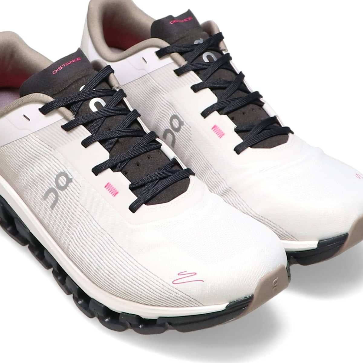 On Cloudflow 4 DISTANCE 1 White | Black 23FW-I