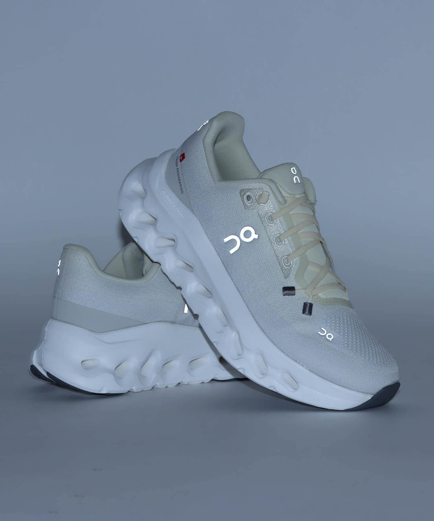 On Cloudtilt 1 W Castor | Pearlの画像