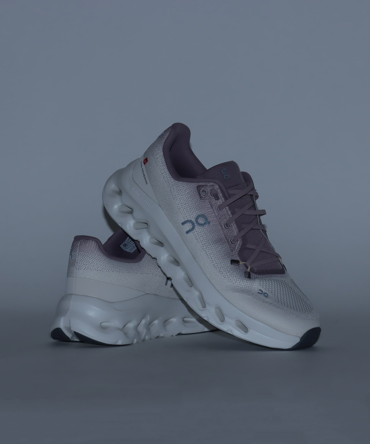 On CLOUDTILT W Heron | Dewの画像