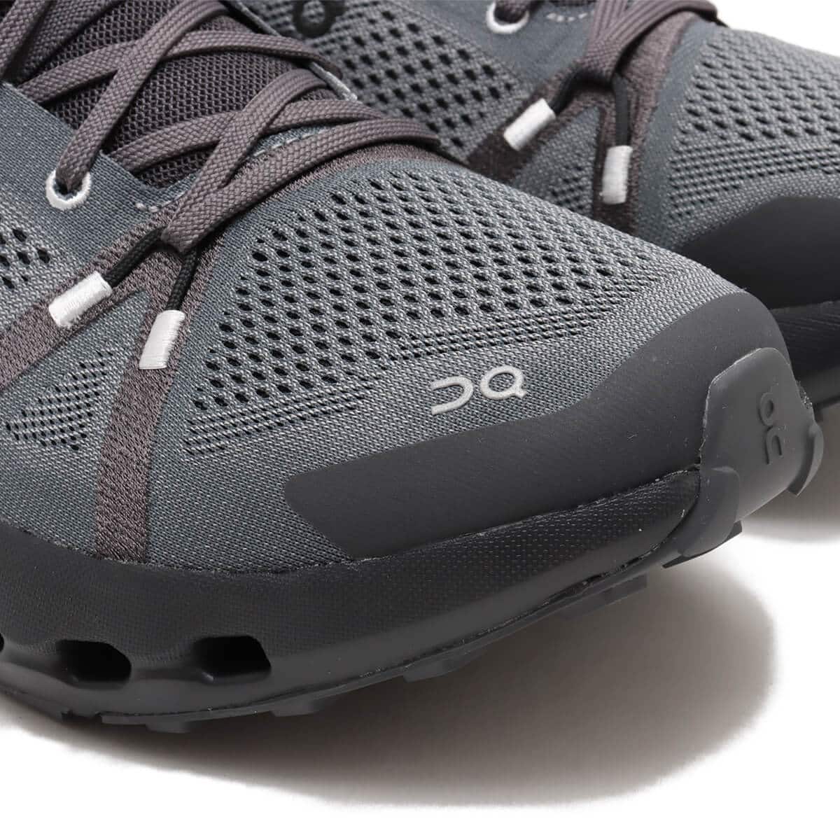 On Cloudsurfer Trail 1 W Eclipse | Blackの画像