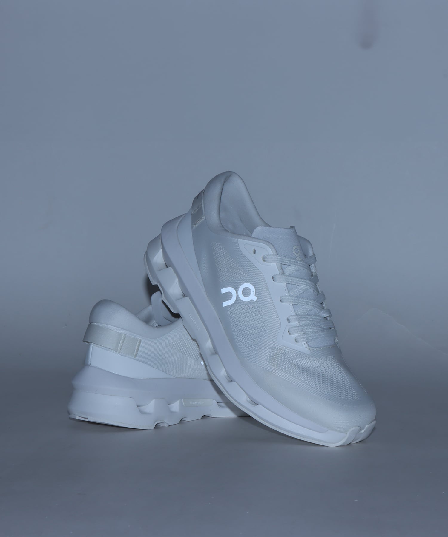 On Cloudzone 1 W White | Whiteの画像