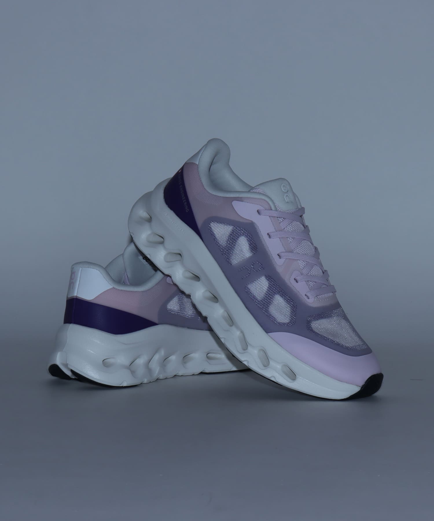 On Cloudtilt Remix 1 W Orchid | Ivoryの画像