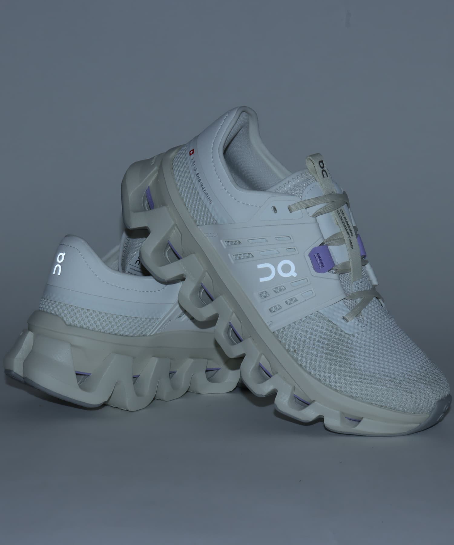 On Cloudswift Amp 1 W Ivory | Ghostの画像