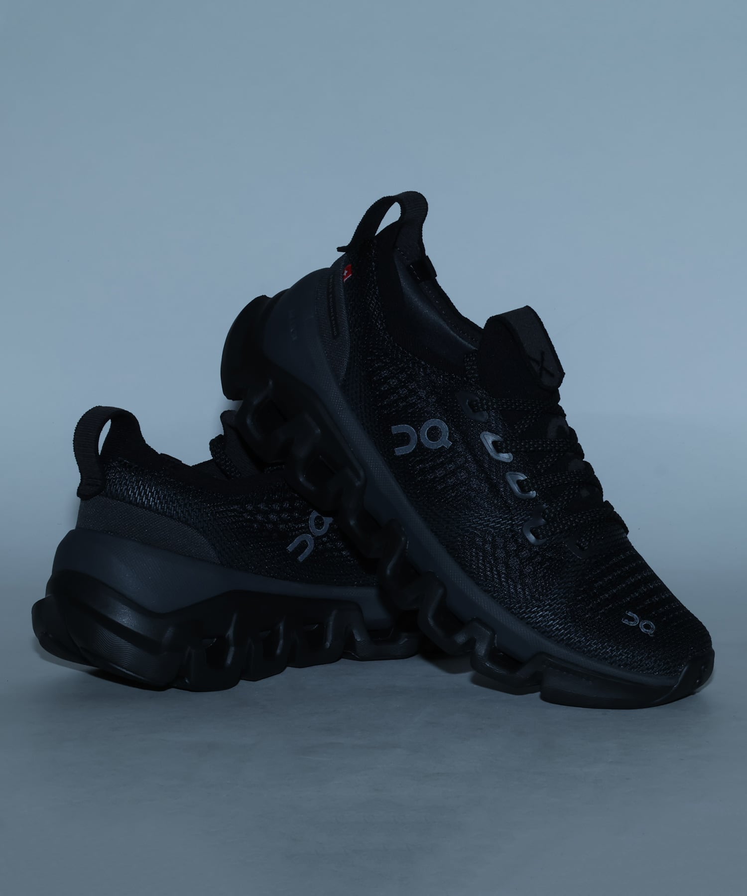 On CLOUD X TEMPO 1 W Black | Eclipseの画像