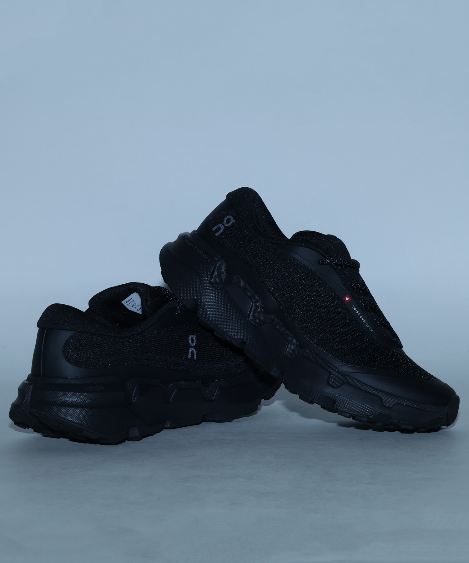 On CLOUDSOMA HIKE W Black | Blackの画像