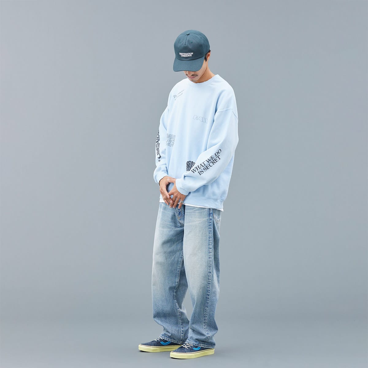 LIBERAIDERS HANDWRITING PRINT CREWNECK SAXの画像