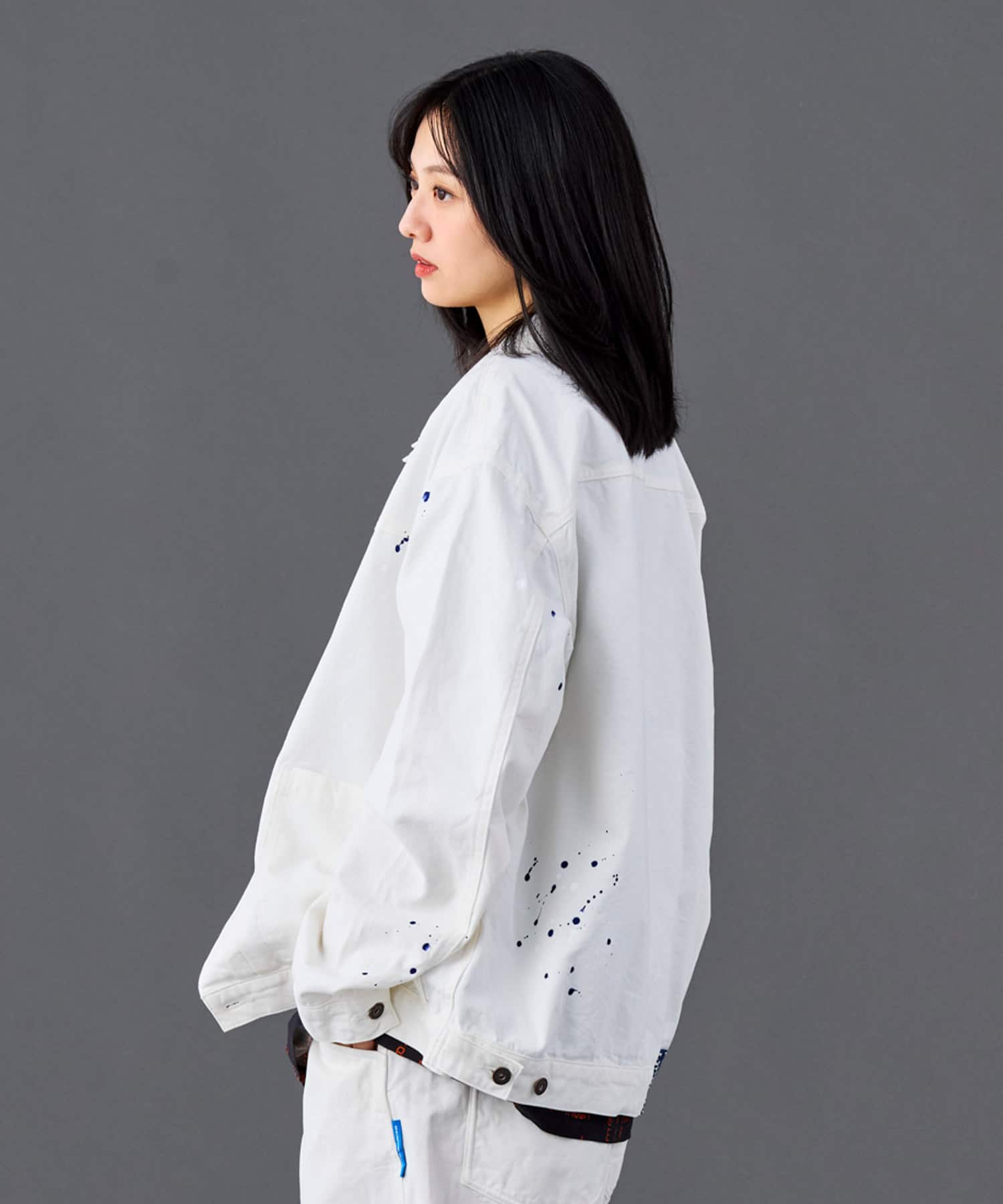 LIBERAIDERS GARMENT DYED TRUCKER JACKET WHITEの画像