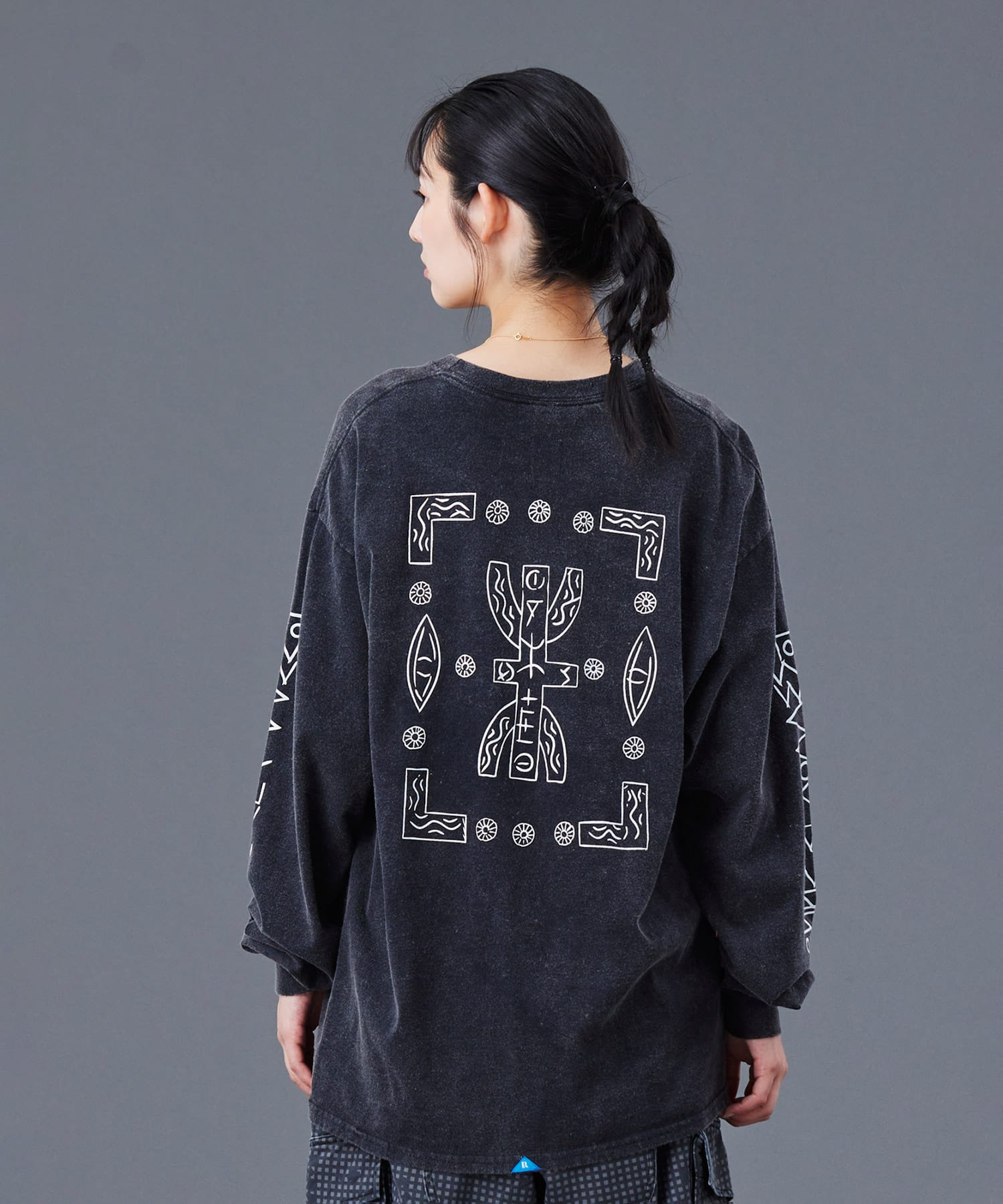 LIBERAIDERS TIFINAGH LOGO L/S TEE BLACKの画像