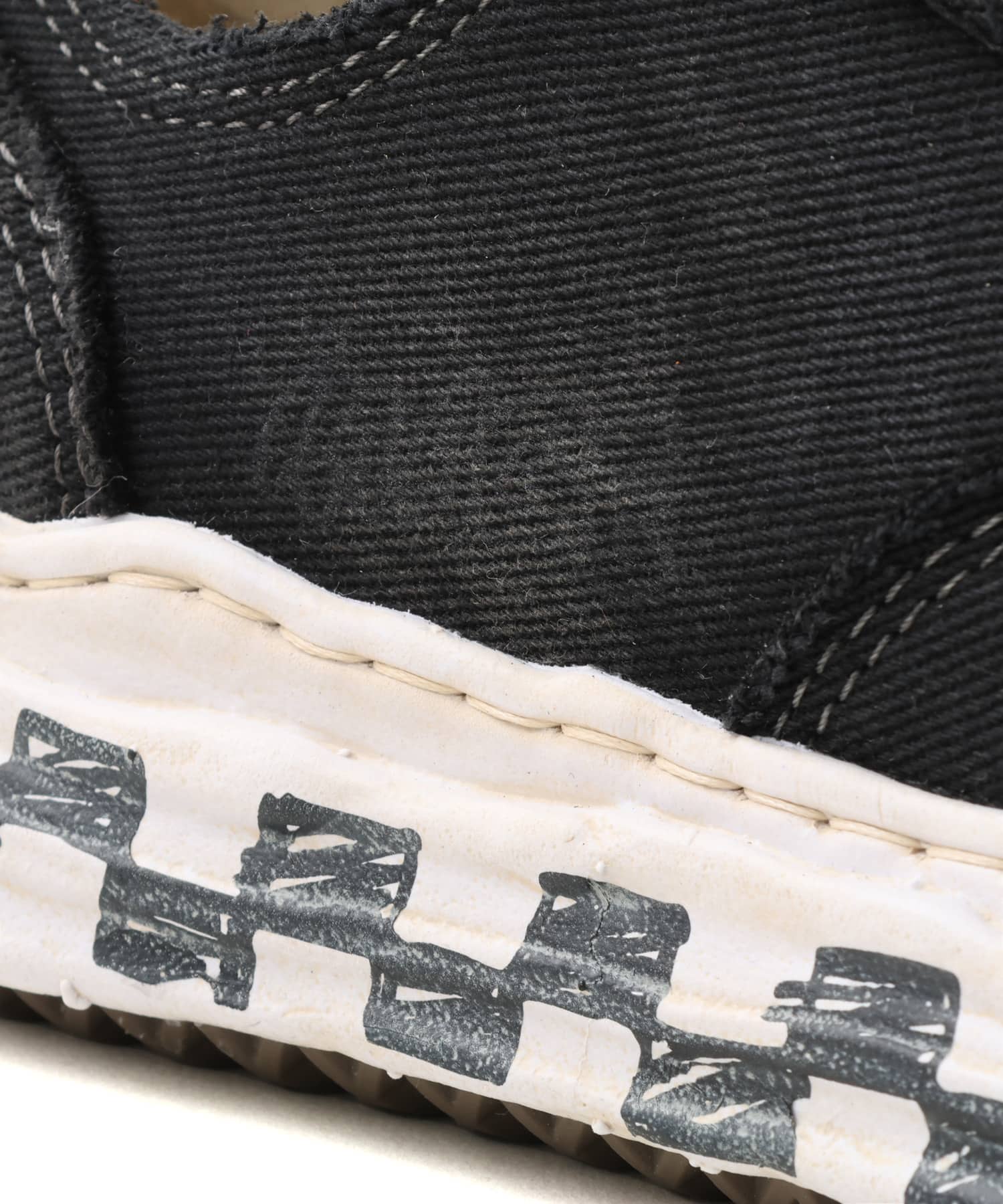 MAISON MIHARA YASUHIRO HANK GRAFFITI SOLE LOW-TOP SNEAKERS ブラックの画像