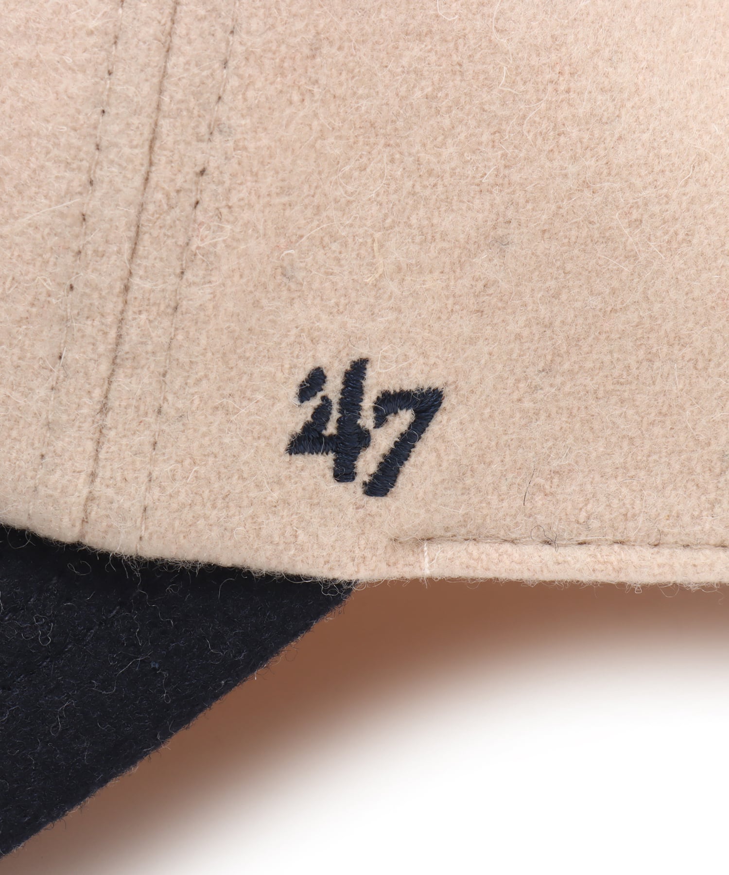 SPORTY＆RICH Yankees Serif Wool Hat Ecru/Dark Navyの画像