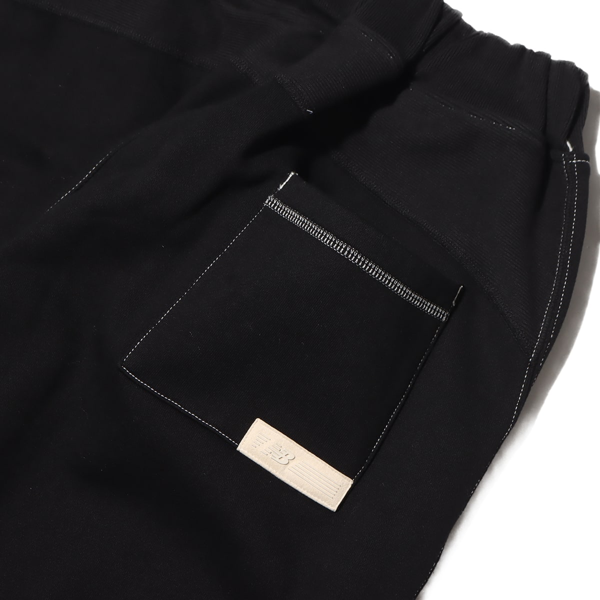 New Balance 1000 SWEAT PANTS OVERSIZED FIT ブラック 23FA-Iの画像