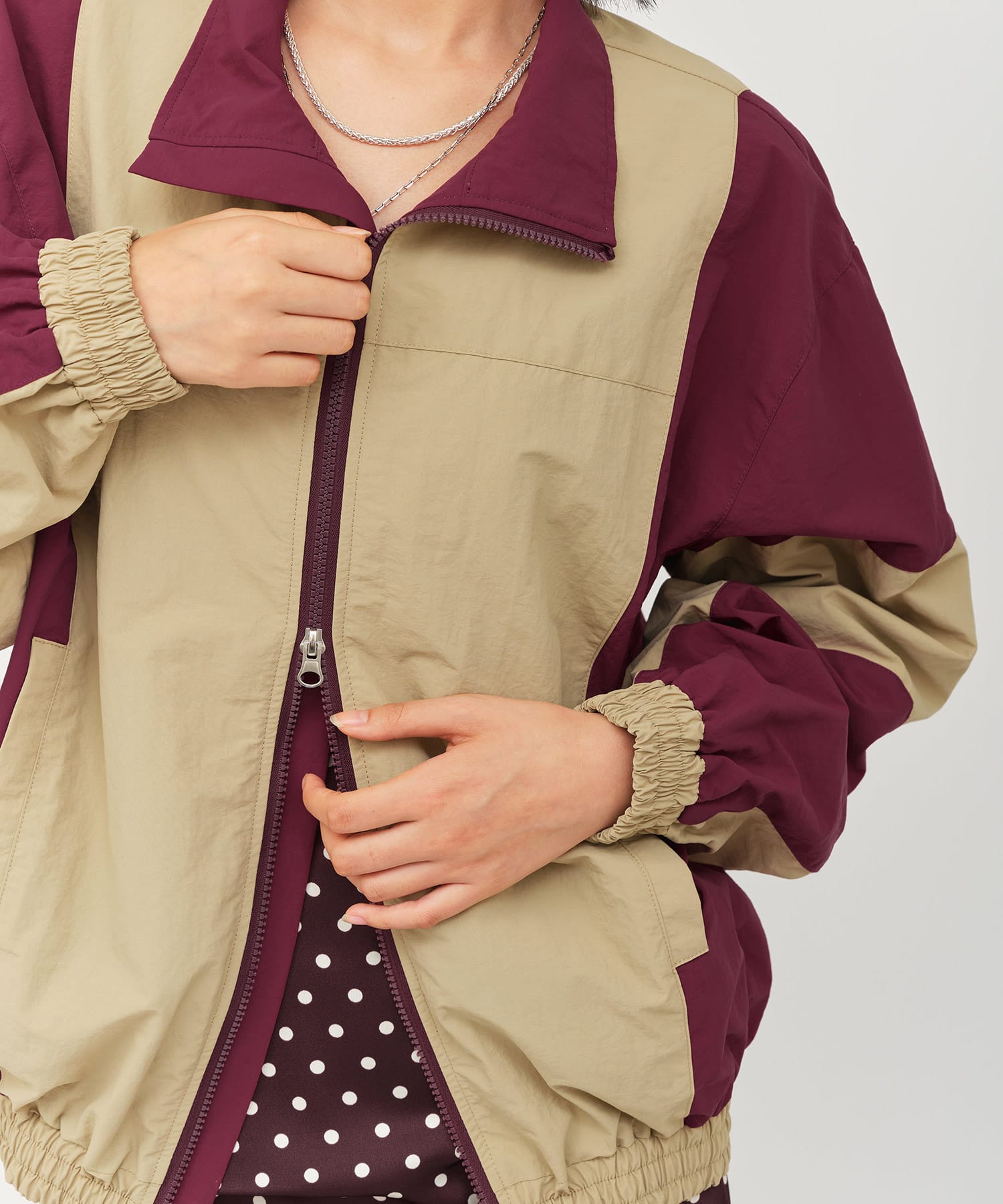 atmos pink Bi-color Track Jacket BEIGEの画像