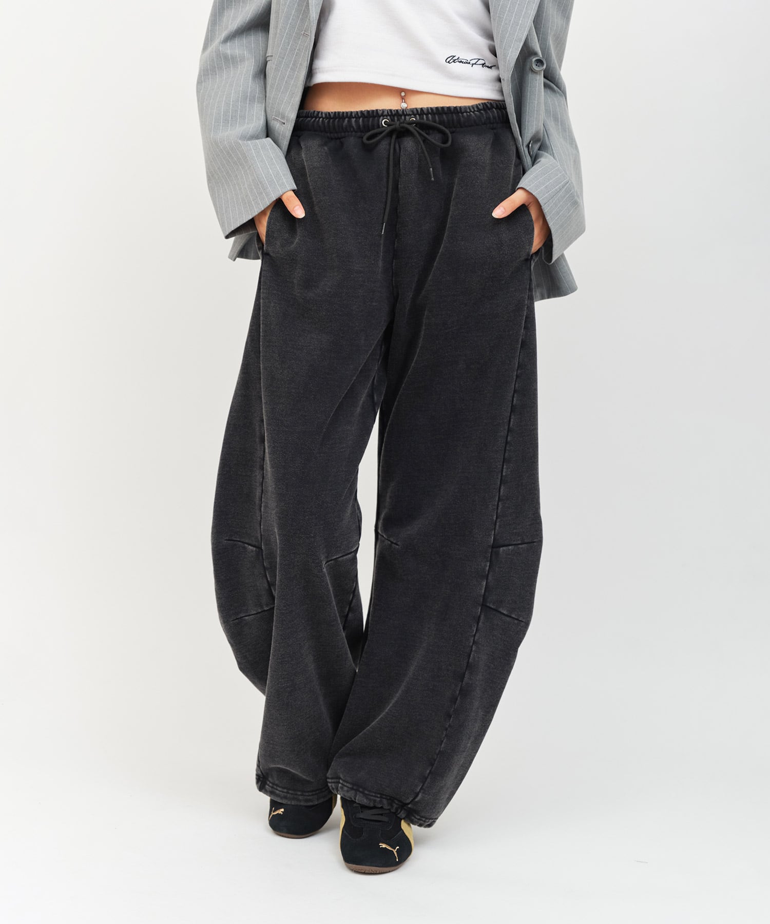 atmos pink Curve Sweat Pants BLACKの画像