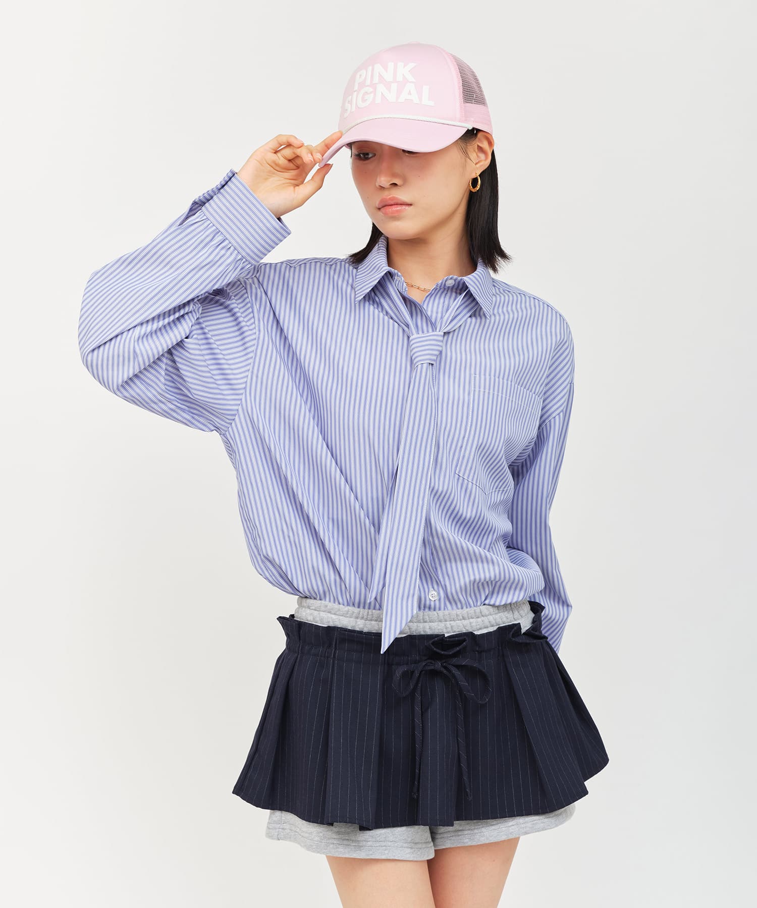 atmos pink Neck-Tie Stripe Shirt BLUEの画像
