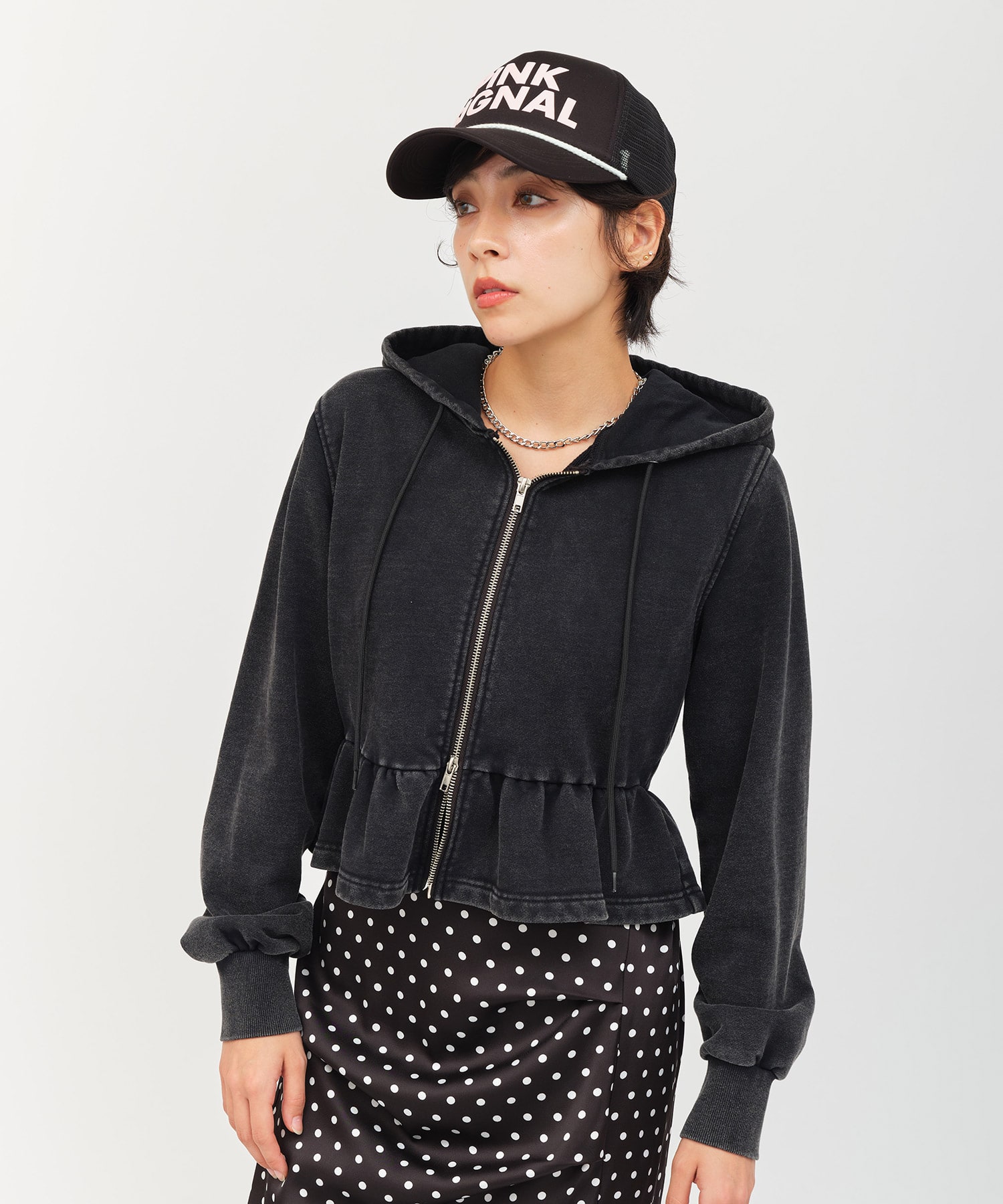 atmos pink Peplum Zip Hoodie BLACKの画像