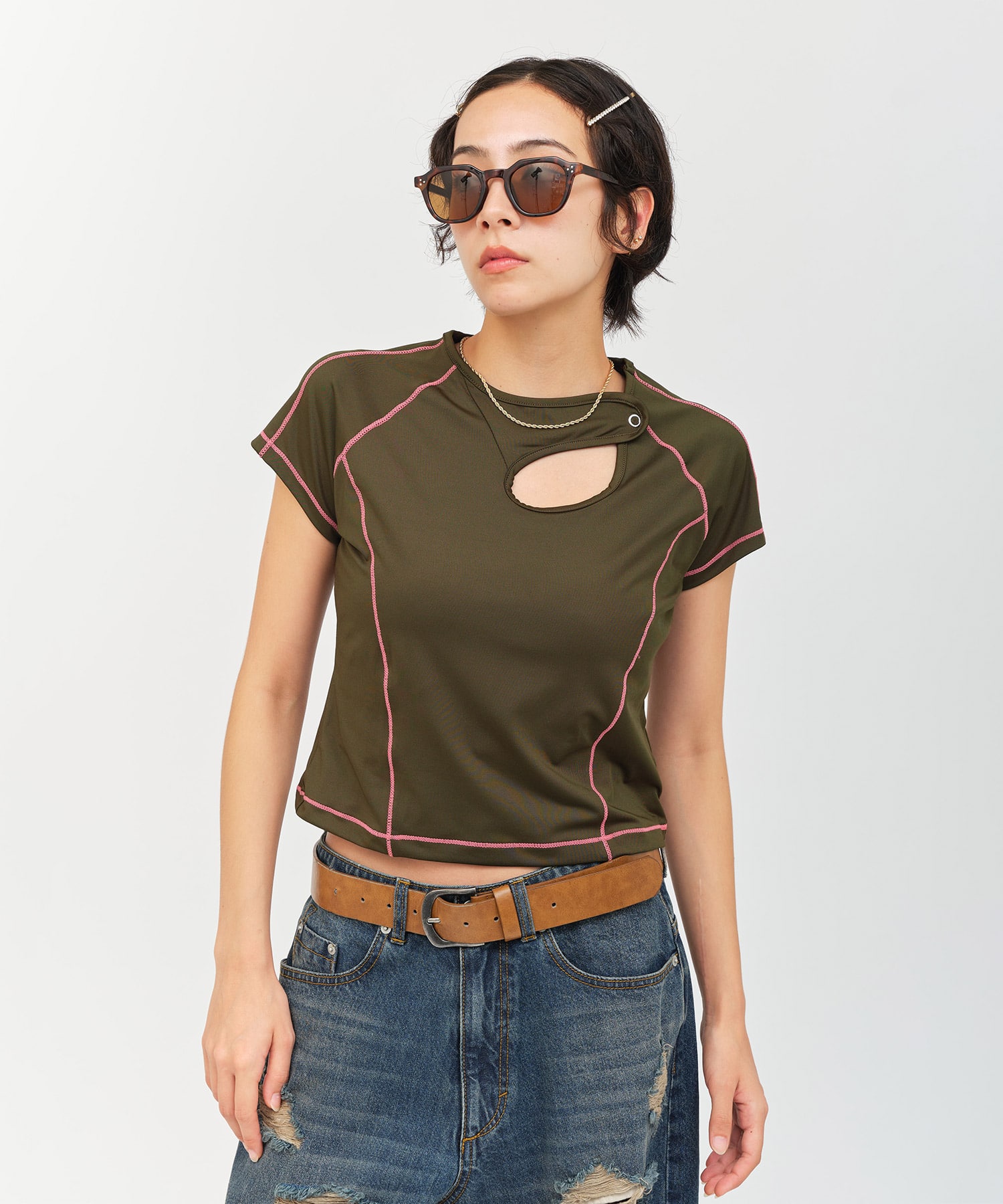 atmos pink Stitch Line T-Shirt BROWNの画像