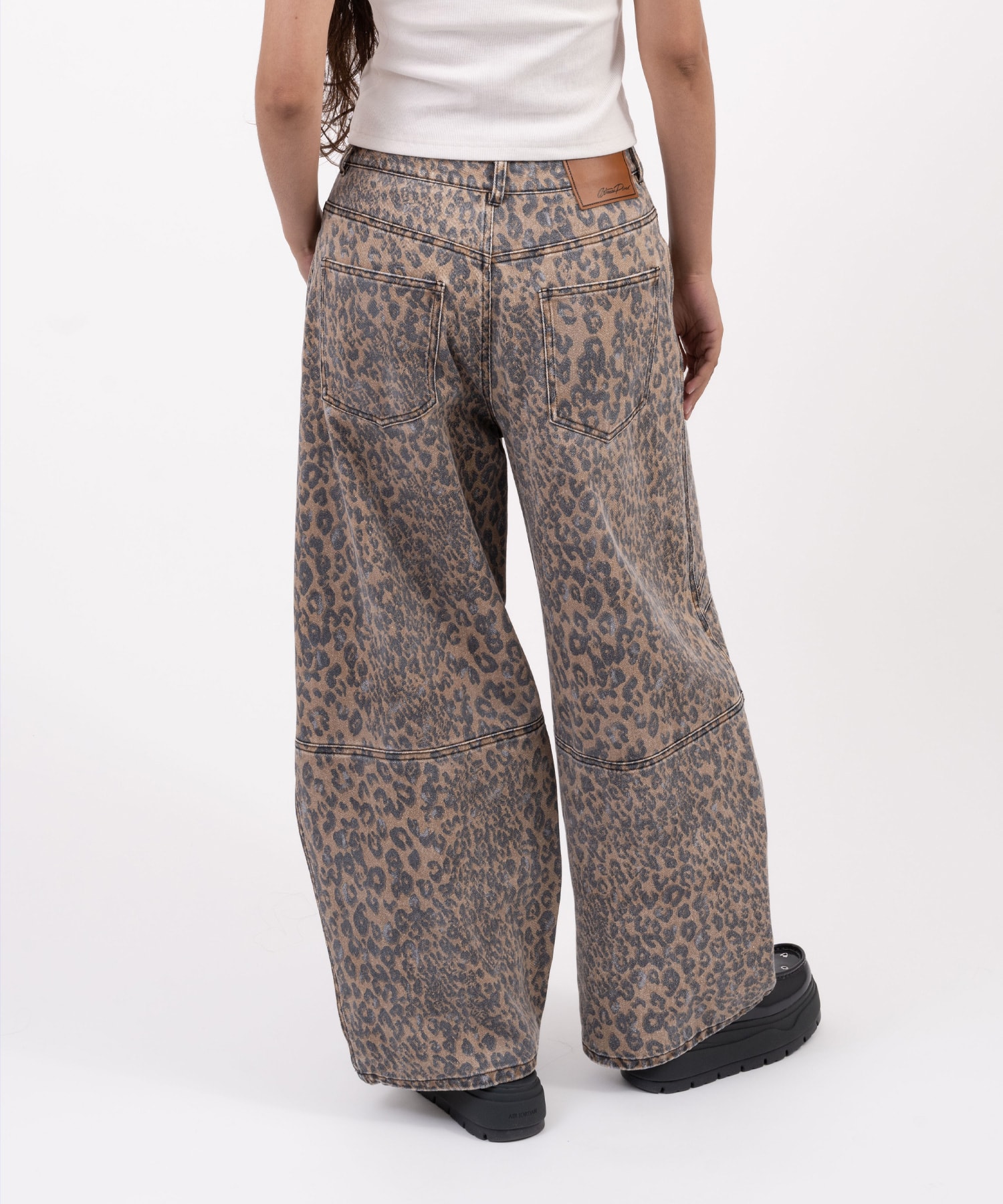 atmos pink Leopard Curve Pants BROWNの画像