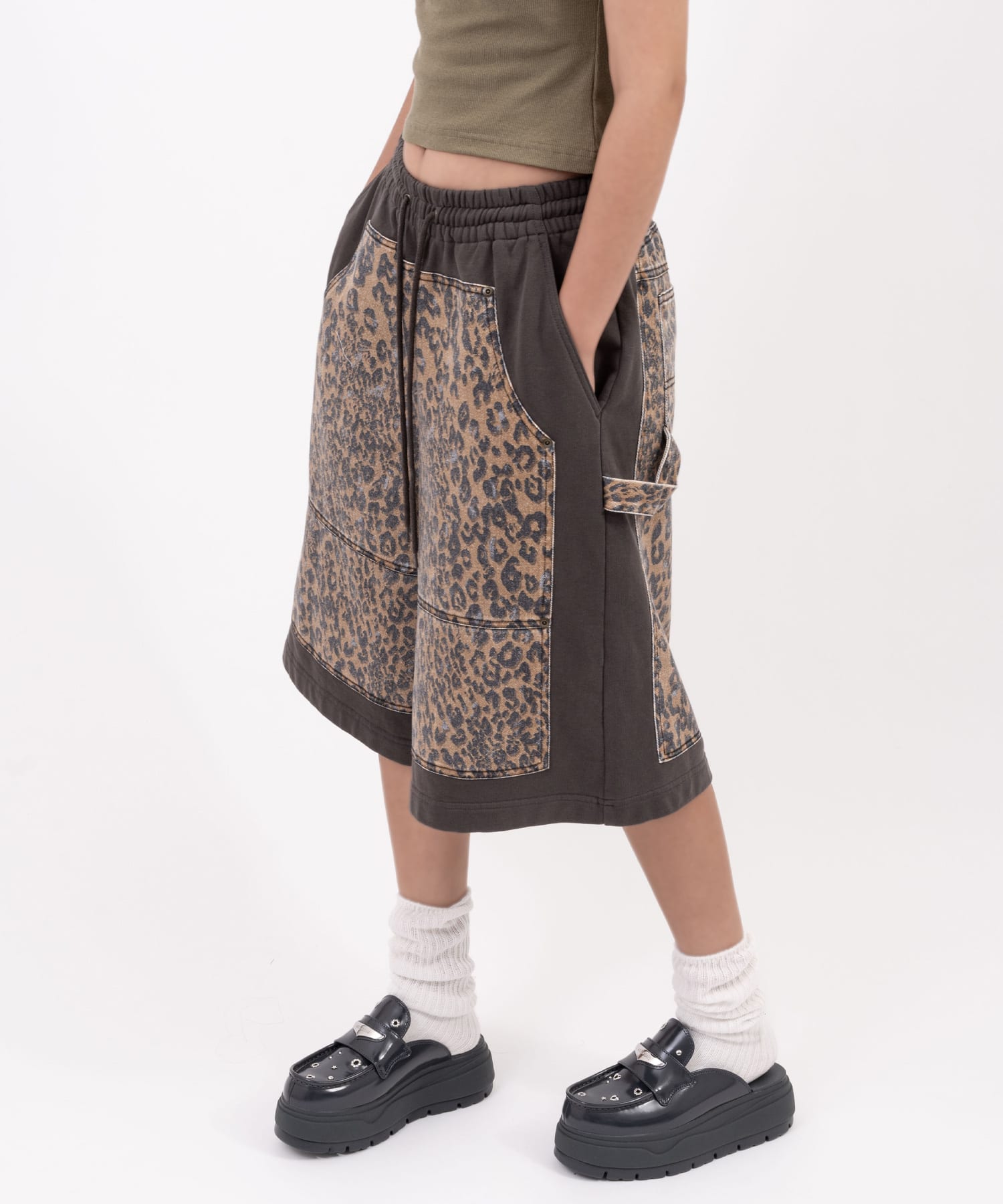 atmos pink Leopard Docking Short Pants BROWNの画像